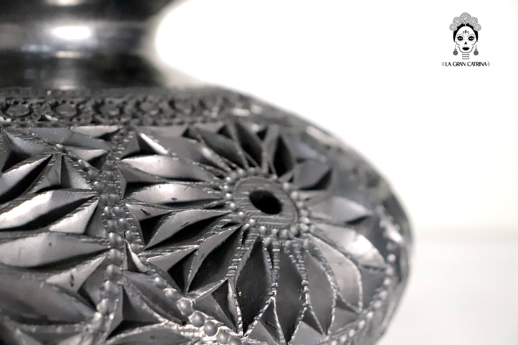 Black Clay Nigua Vase 11.8 in. Tere Oax