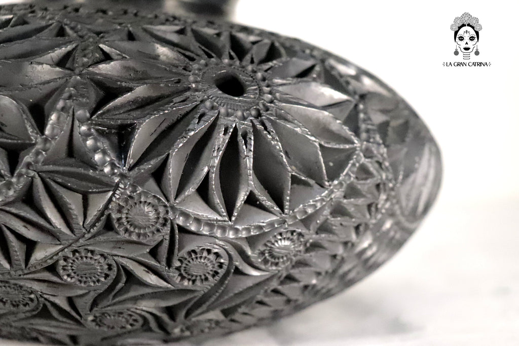 Black Clay Nigua Vase 11.8 in. Tere Oax