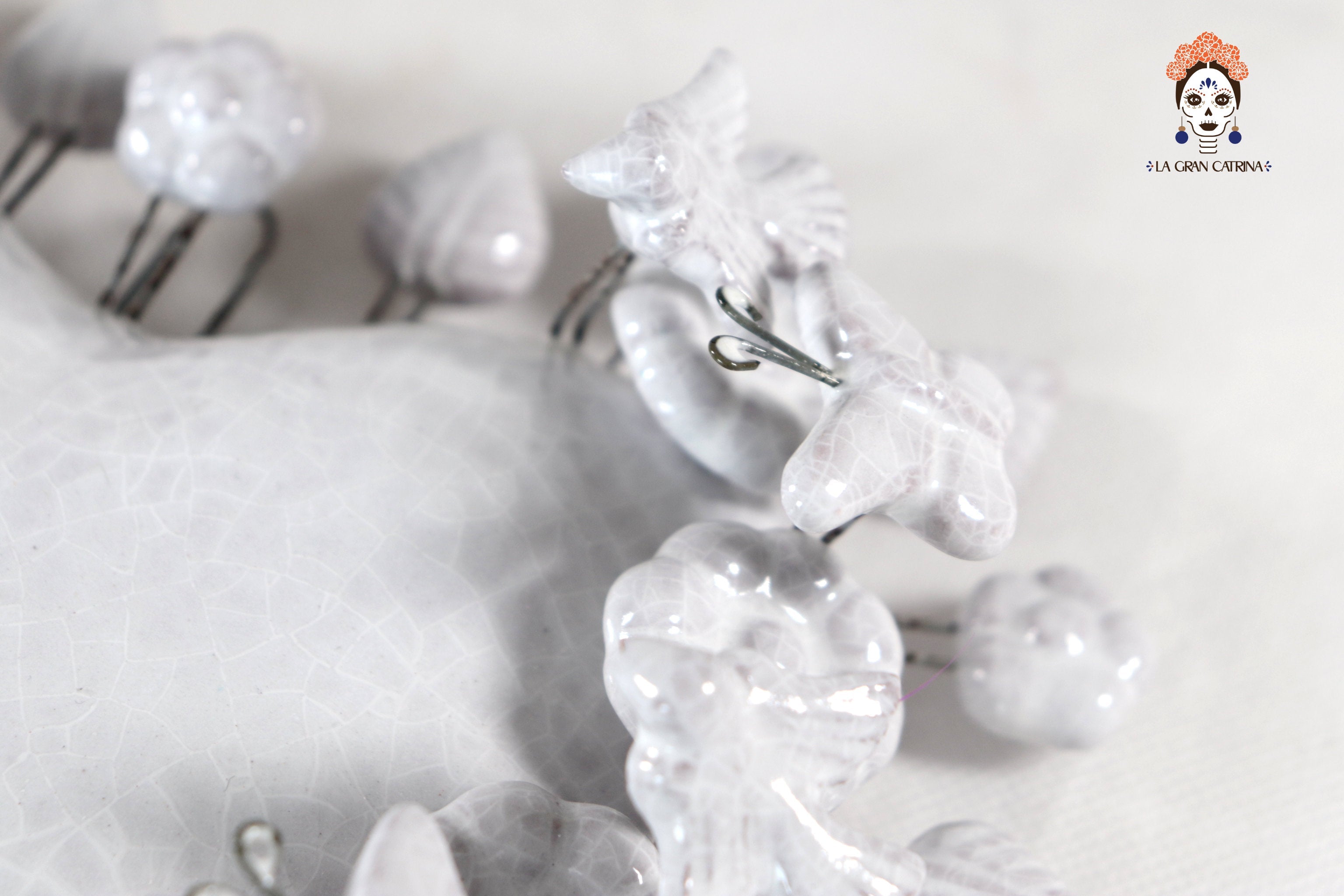 Glazed Clay Heart White with Flowers - 8.6 in. Montoya