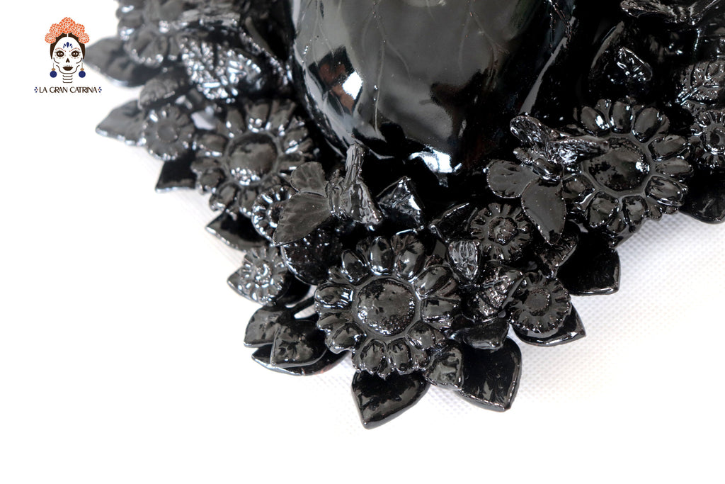 Heart Black Wall - Glazed Clay - 9 in. Tiru