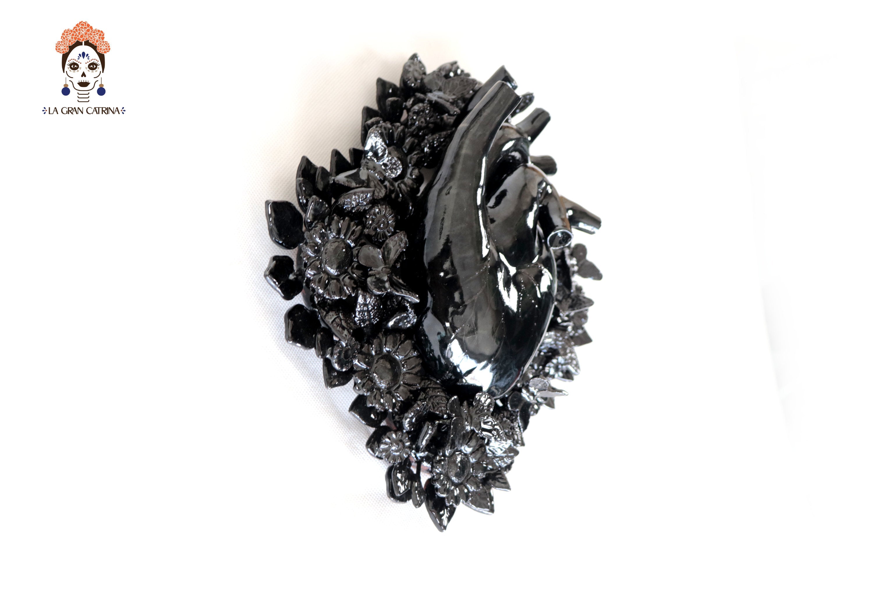 Heart Black Wall - Glazed Clay - 9 in. Tiru