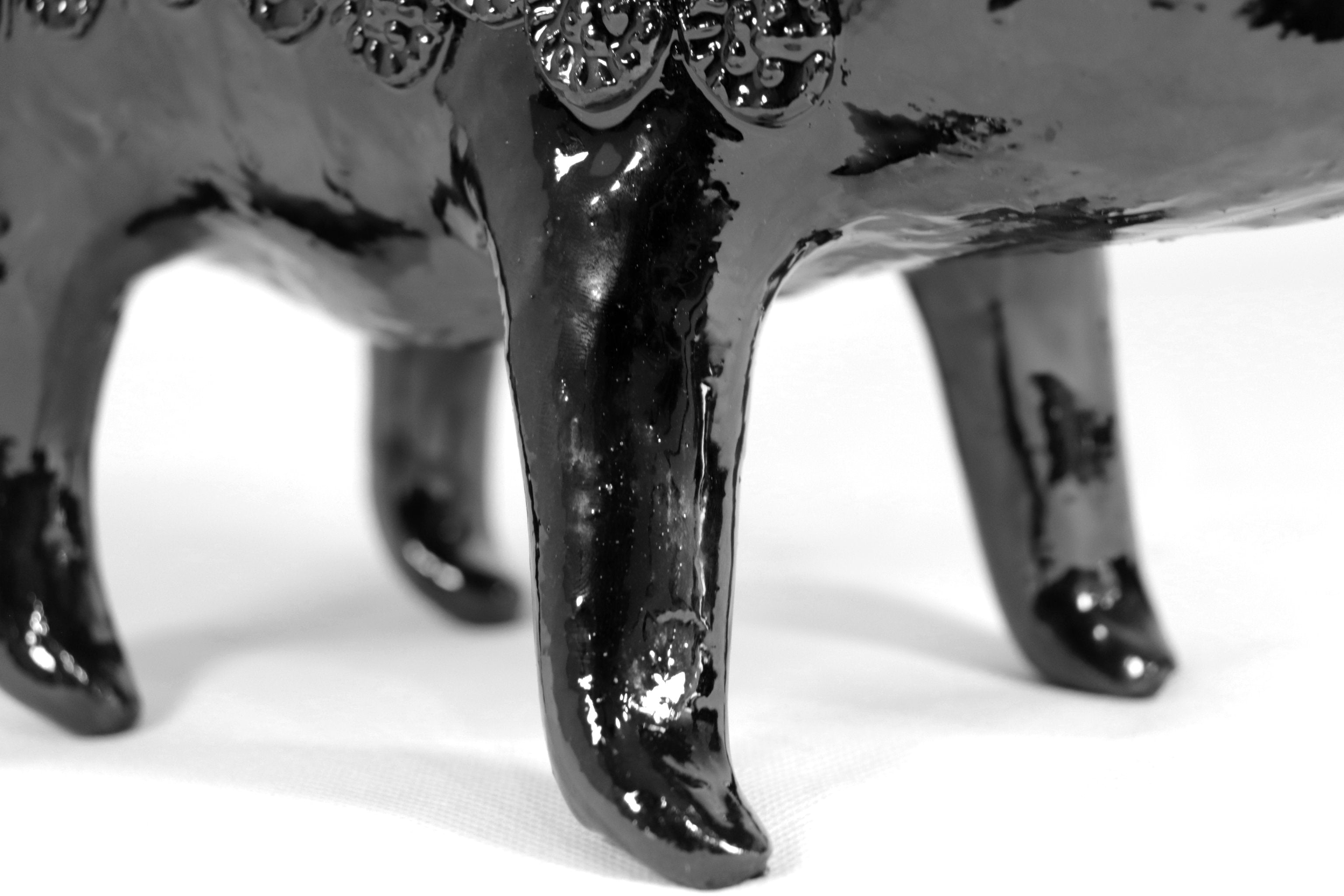 Cochinito - Cerdo of ahorro medium - Black - 11 in. Juan Gtz