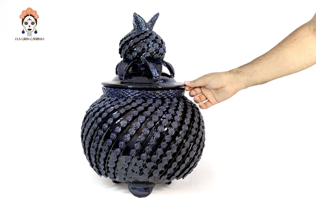 Vase blue with Spiral Buttons - 18.8 in. Juan Gtz