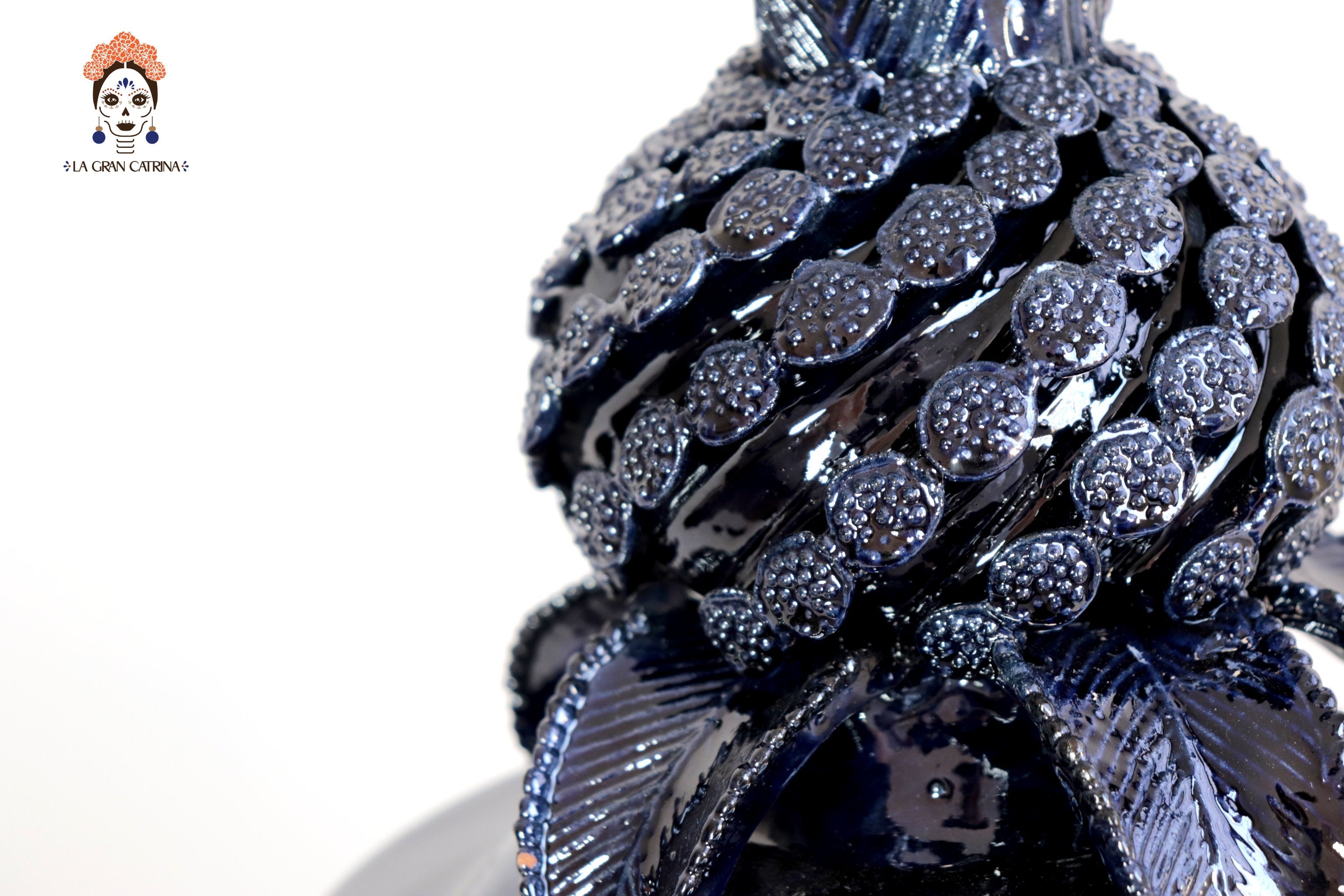 Vase blue with Spiral Buttons - 18.8 in. Juan Gtz