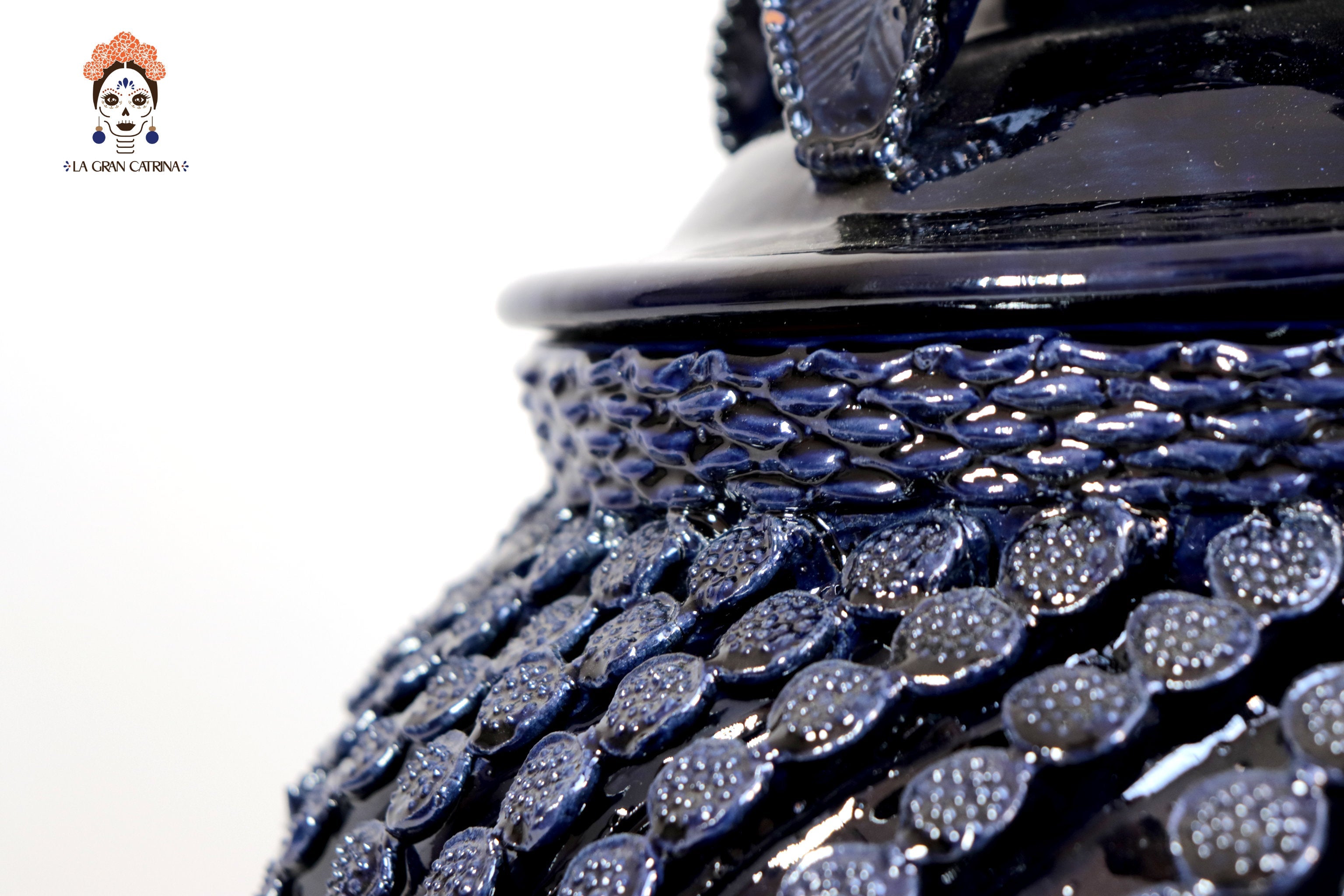 Vase blue with Spiral Buttons - 18.8 in. Juan Gtz
