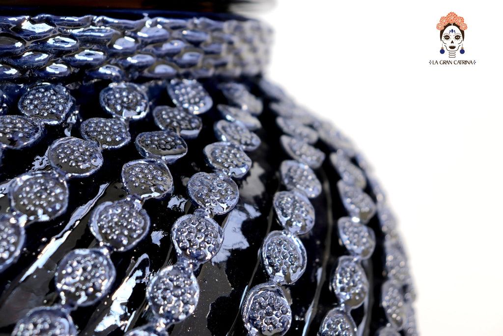 Vase blue with Spiral Buttons - 18.8 in. Juan Gtz