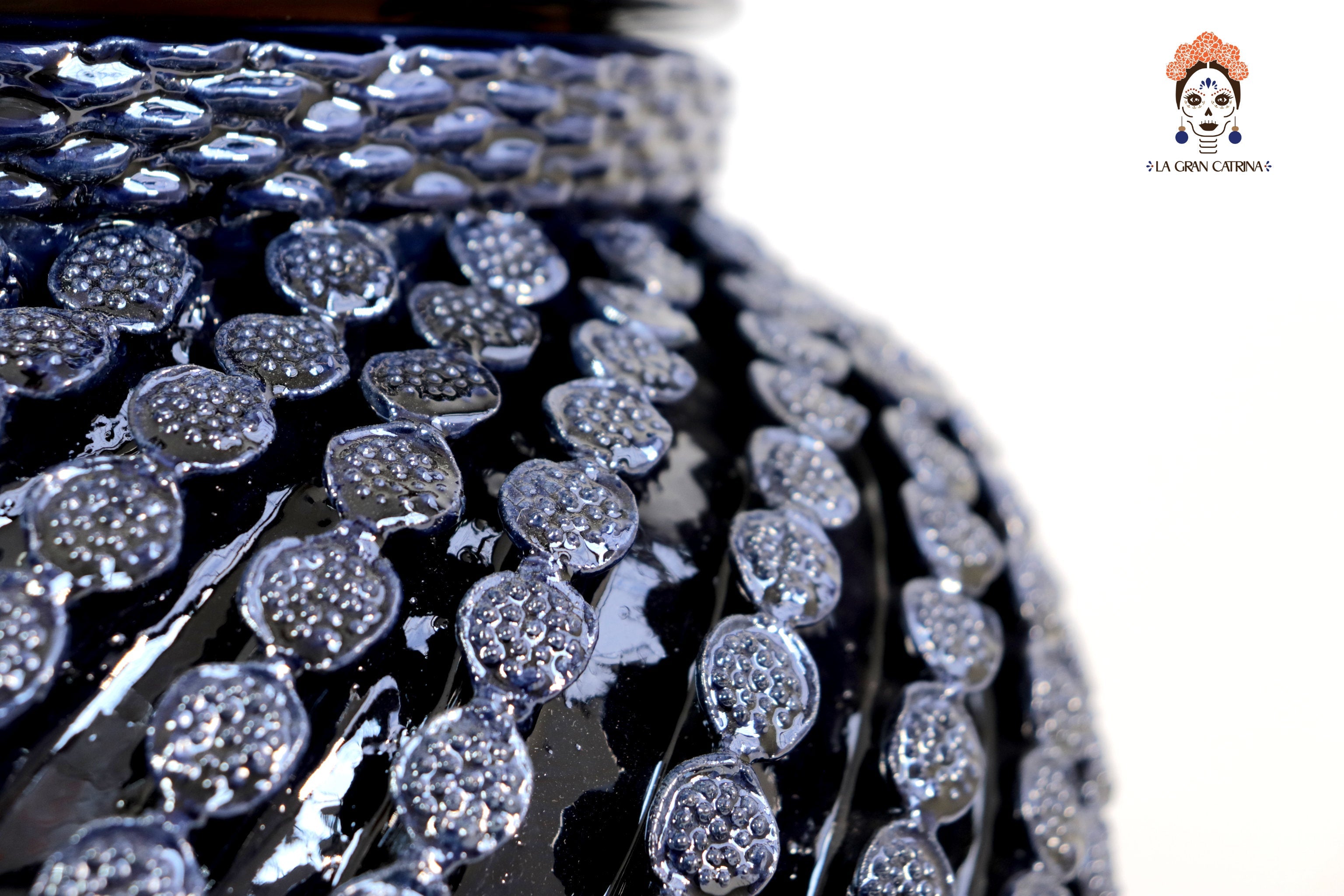 Vase blue with Spiral Buttons - 18.8 in. Juan Gtz