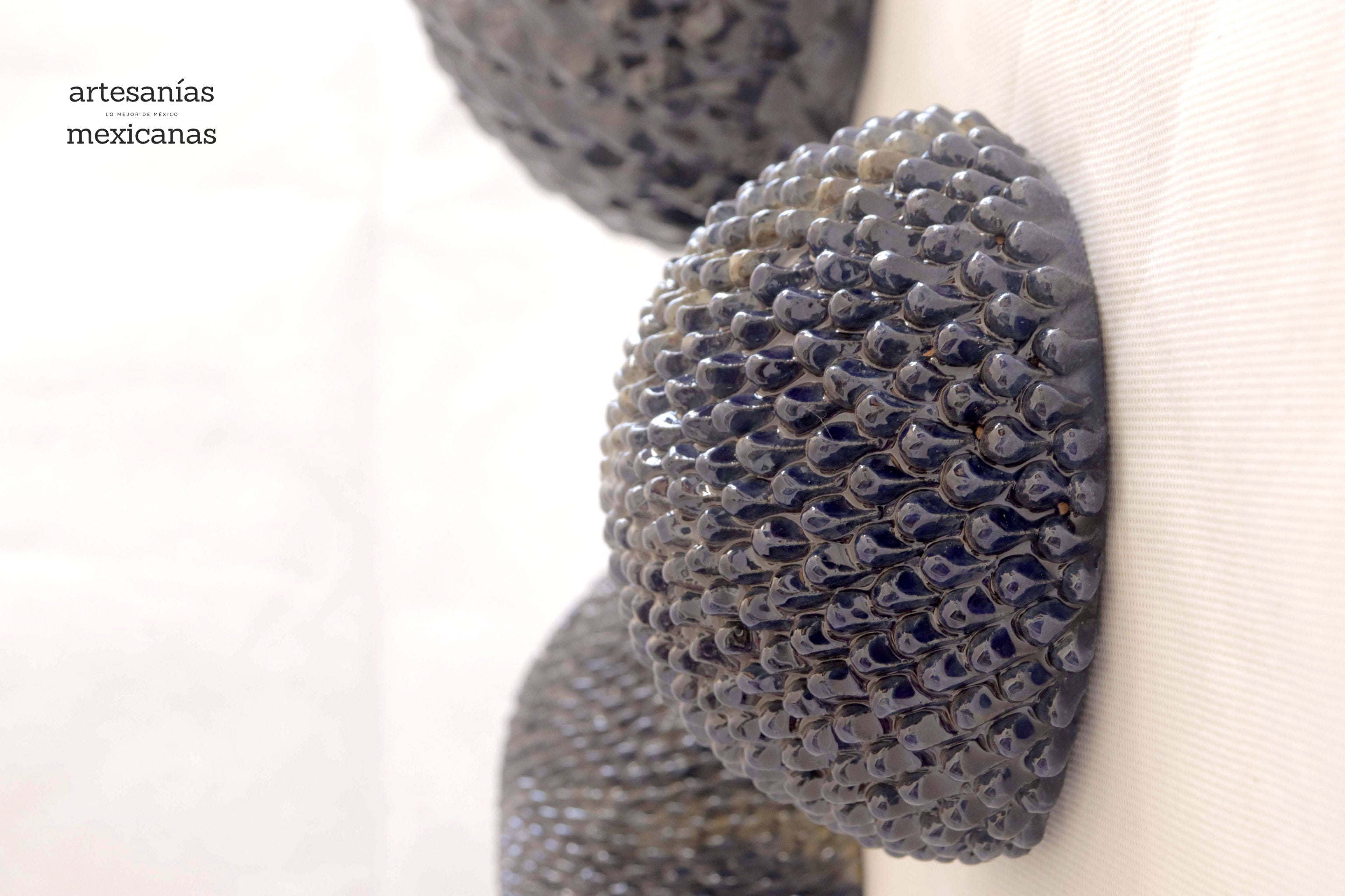 Spheres vidriadas Blue Wall - in. Production Aristeo Gtz