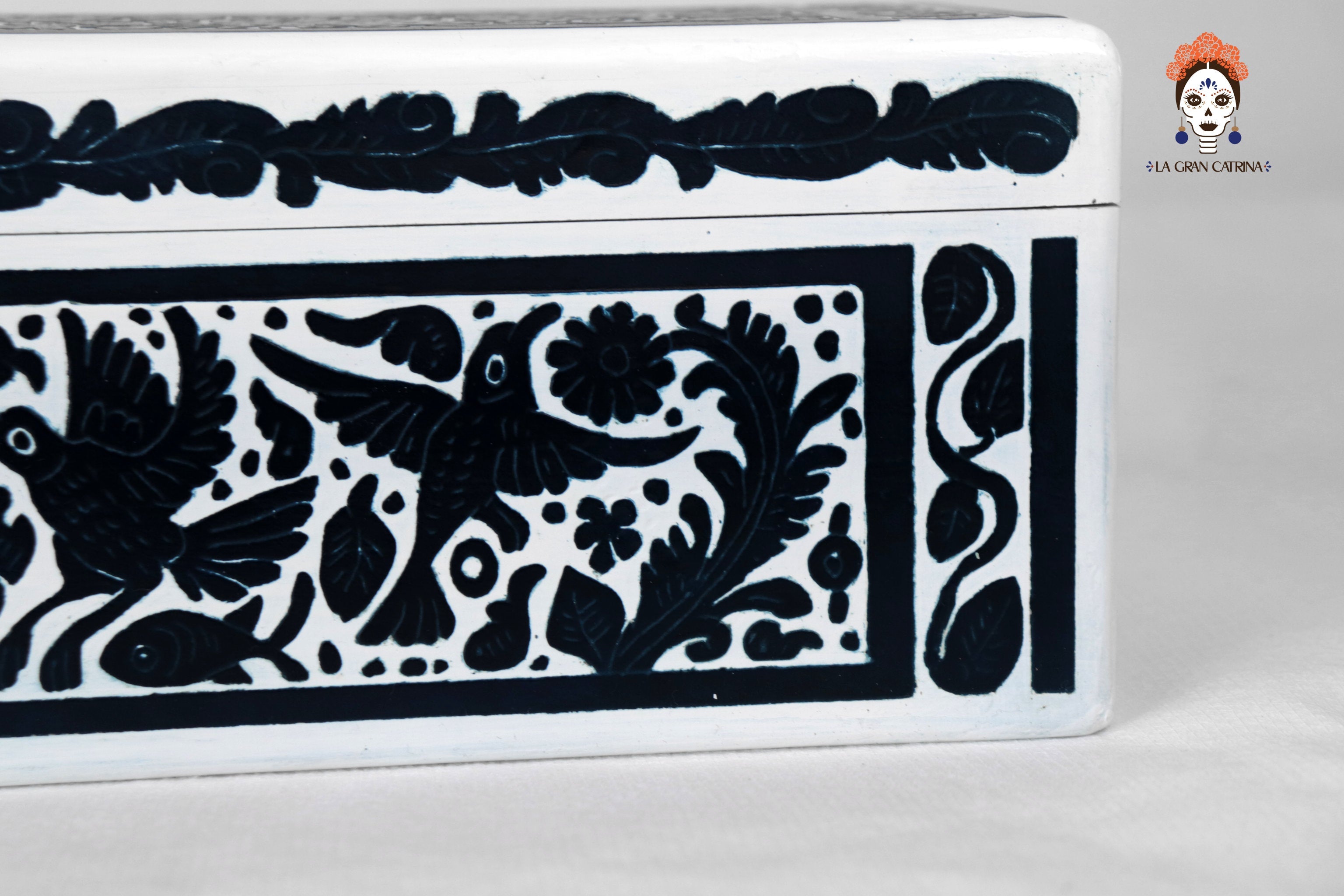 White Olinalá Handcrafted Box with Traditional Fauna and Flowera - 12.9 in. Olinala