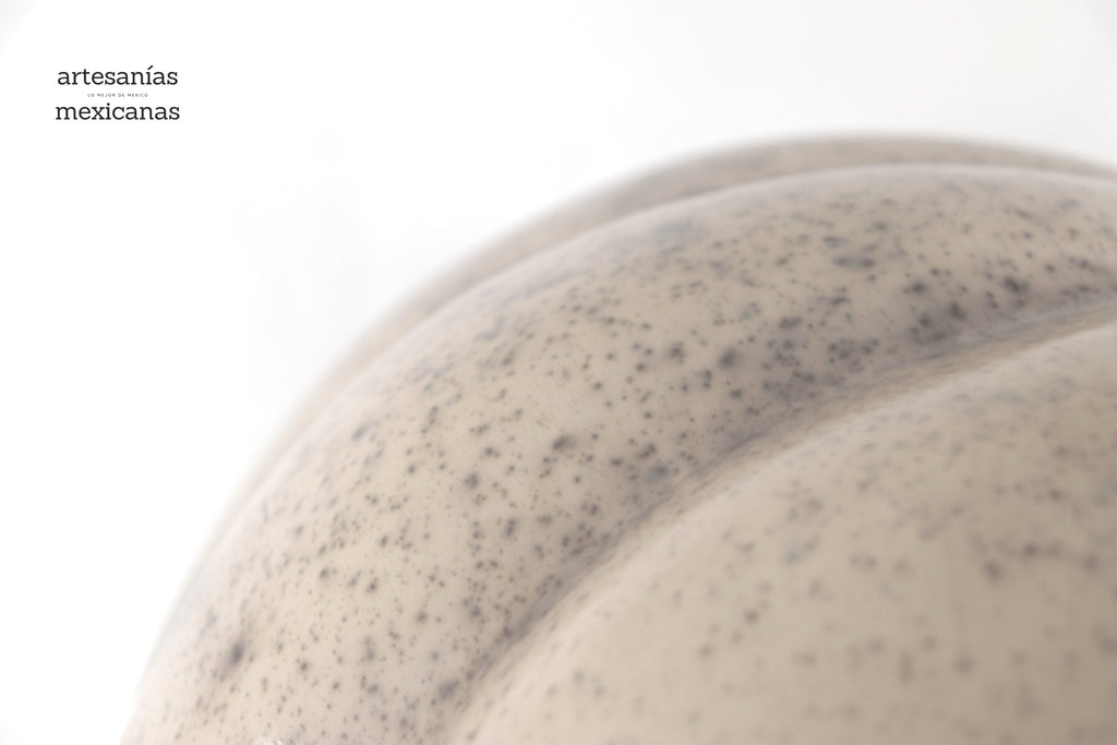 Pumpkin white large Clay - 16 in. Trejo