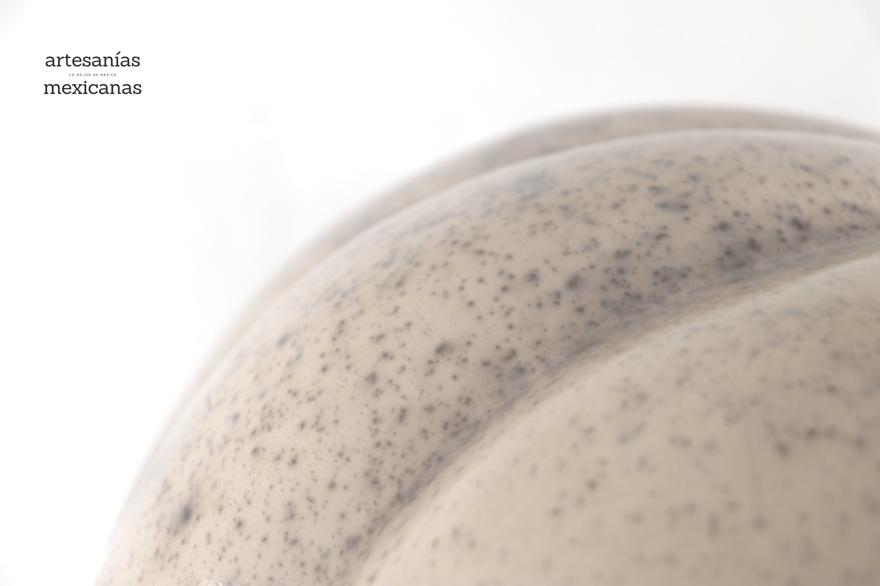 Pumpkin white large Clay - 16 in. Trejo