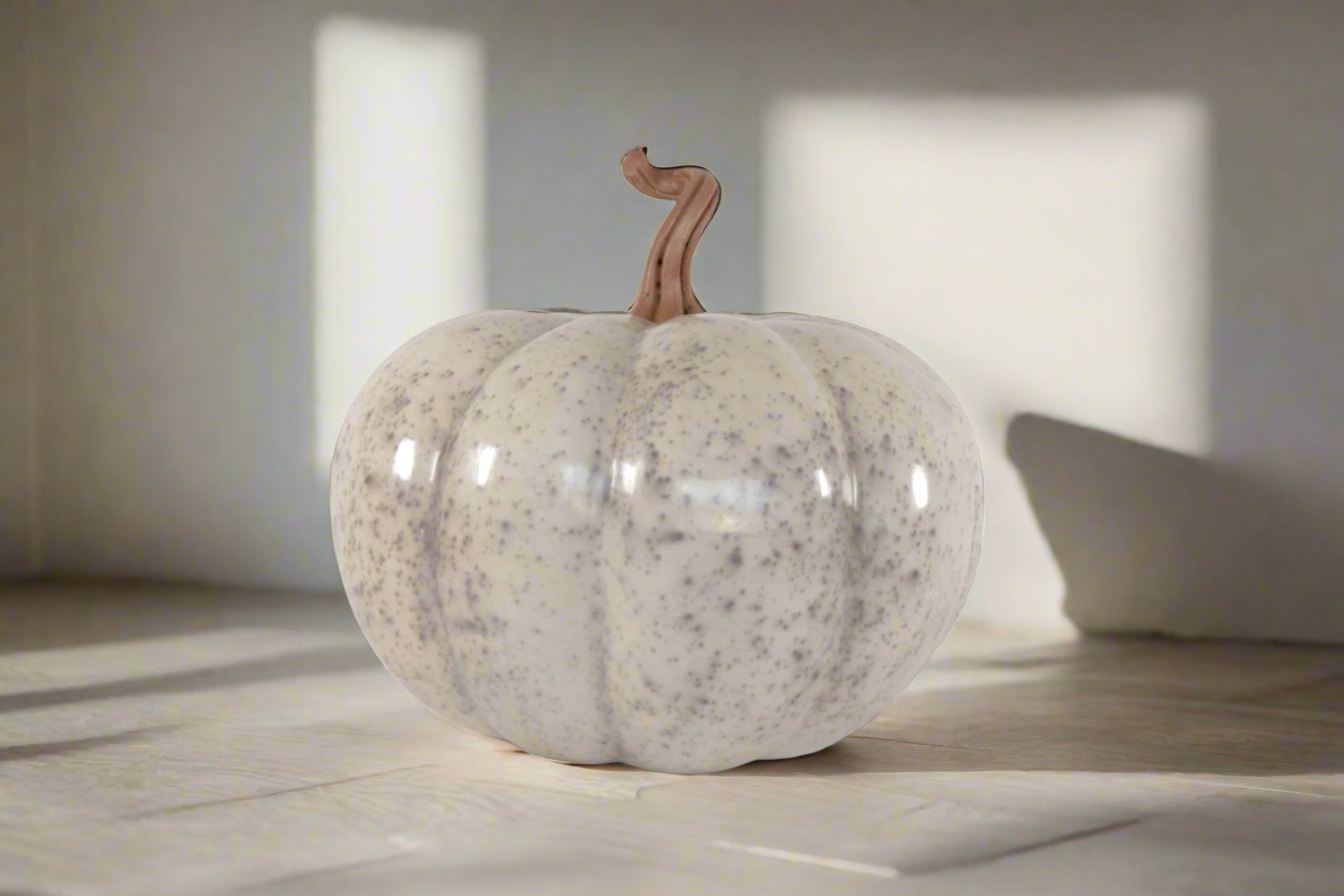 Pumpkin white large Clay - 14.5 in. Trejo