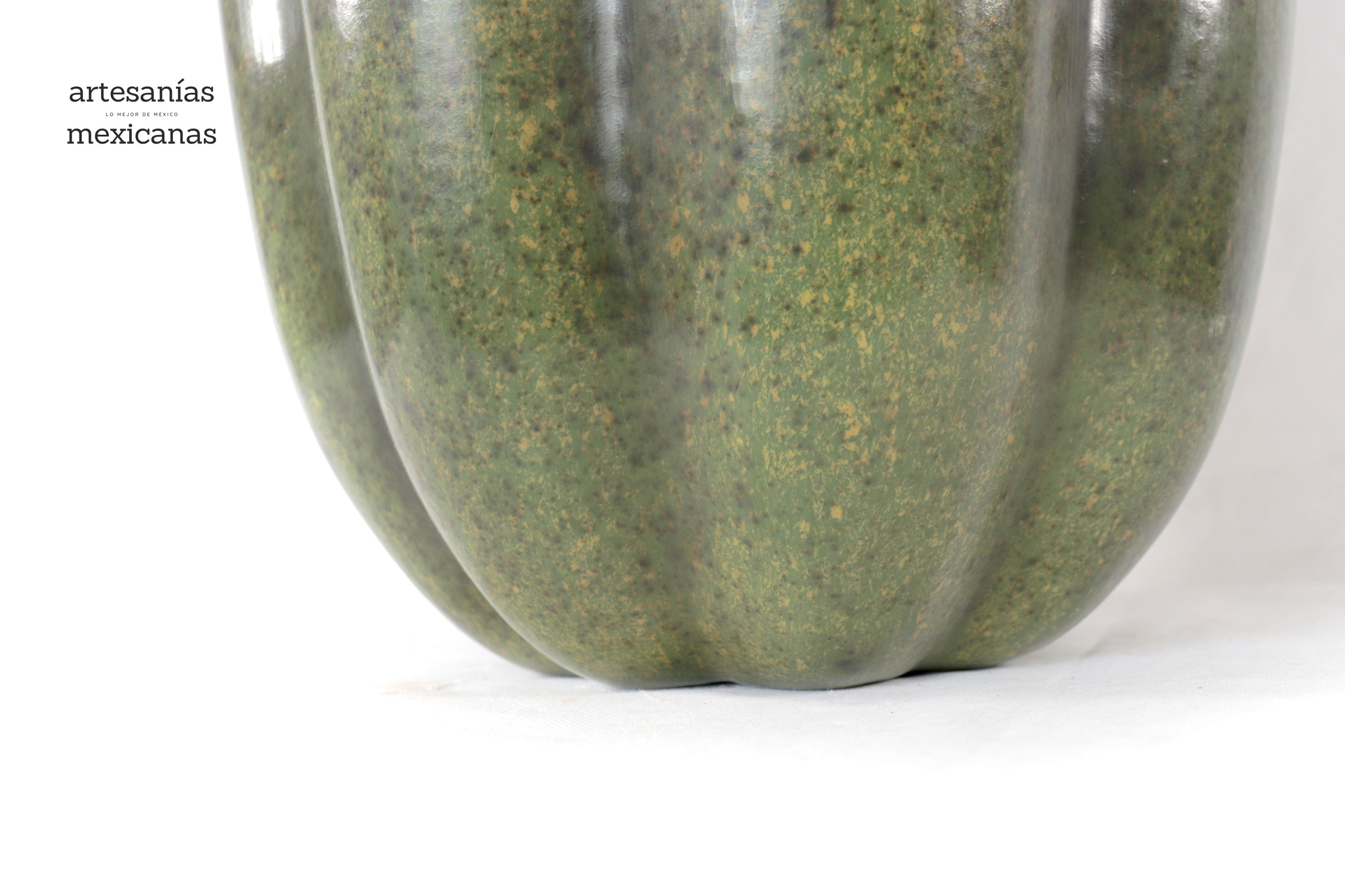 Pumpkin green large Clay - 26.3 in. Trejo