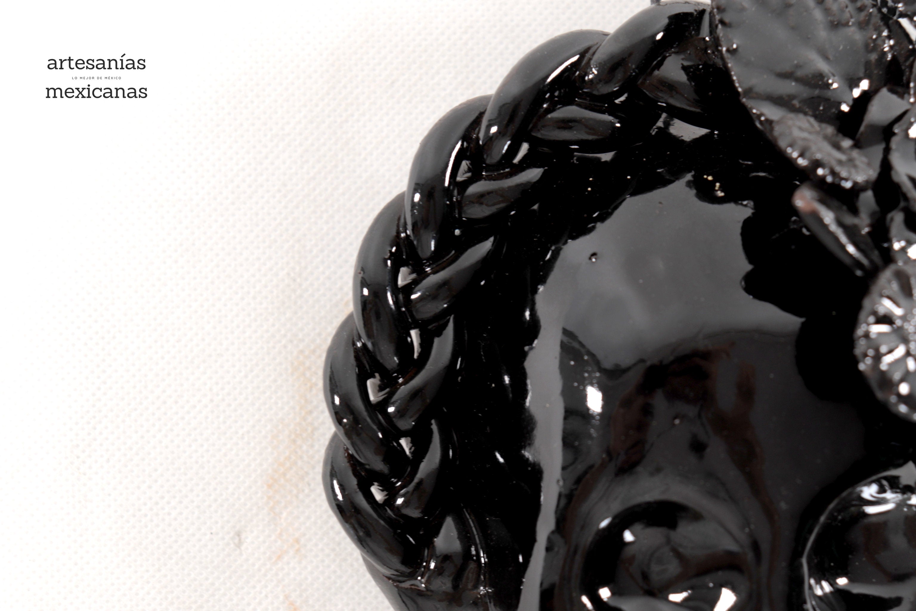Skull black mediana Wall - Glazed Clay - 7.6 in. Tiru