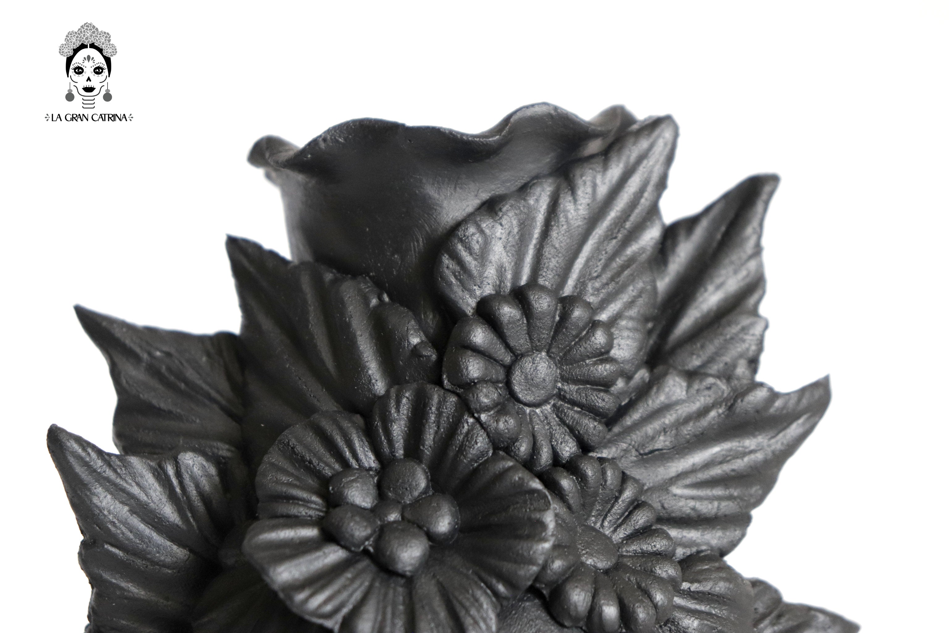 Set 3 Skulls Blacks with Flowers Clay 5.7 in. Brenda Capula