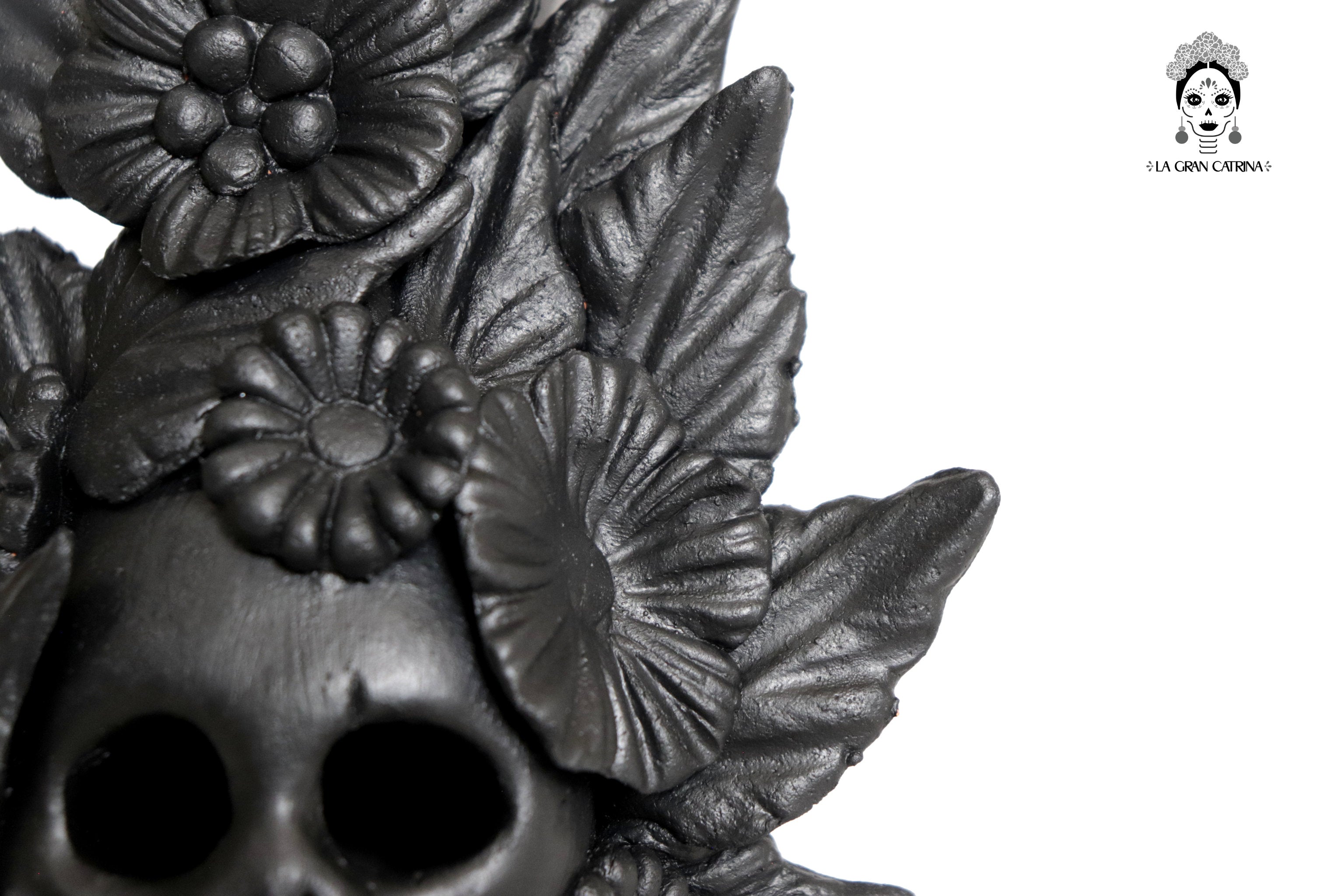 Set 3 Skulls Blacks with Flowers Clay 5.7 in. Brenda Capula