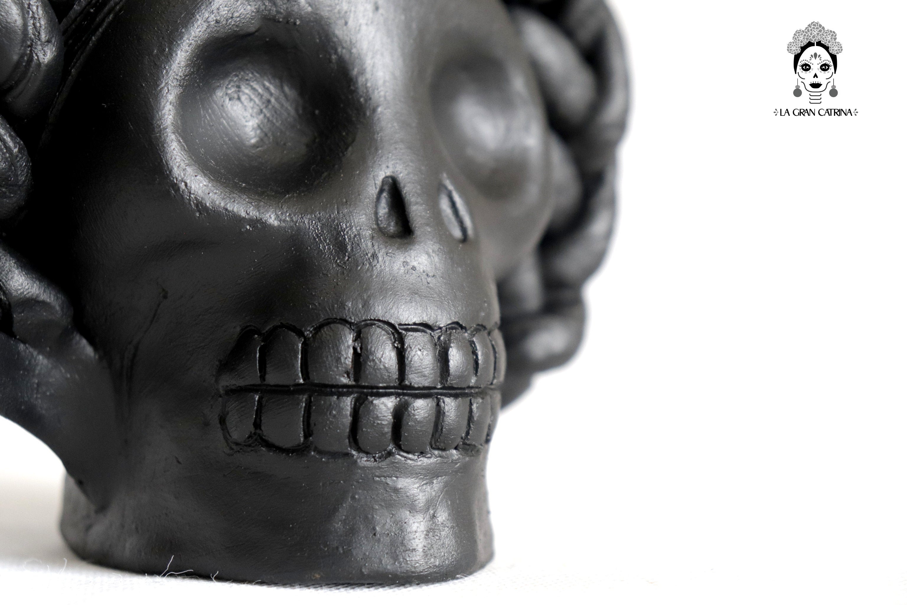 Set 3 Skulls Blacks with Trenza Clay 6.3 in. Brenda Capula