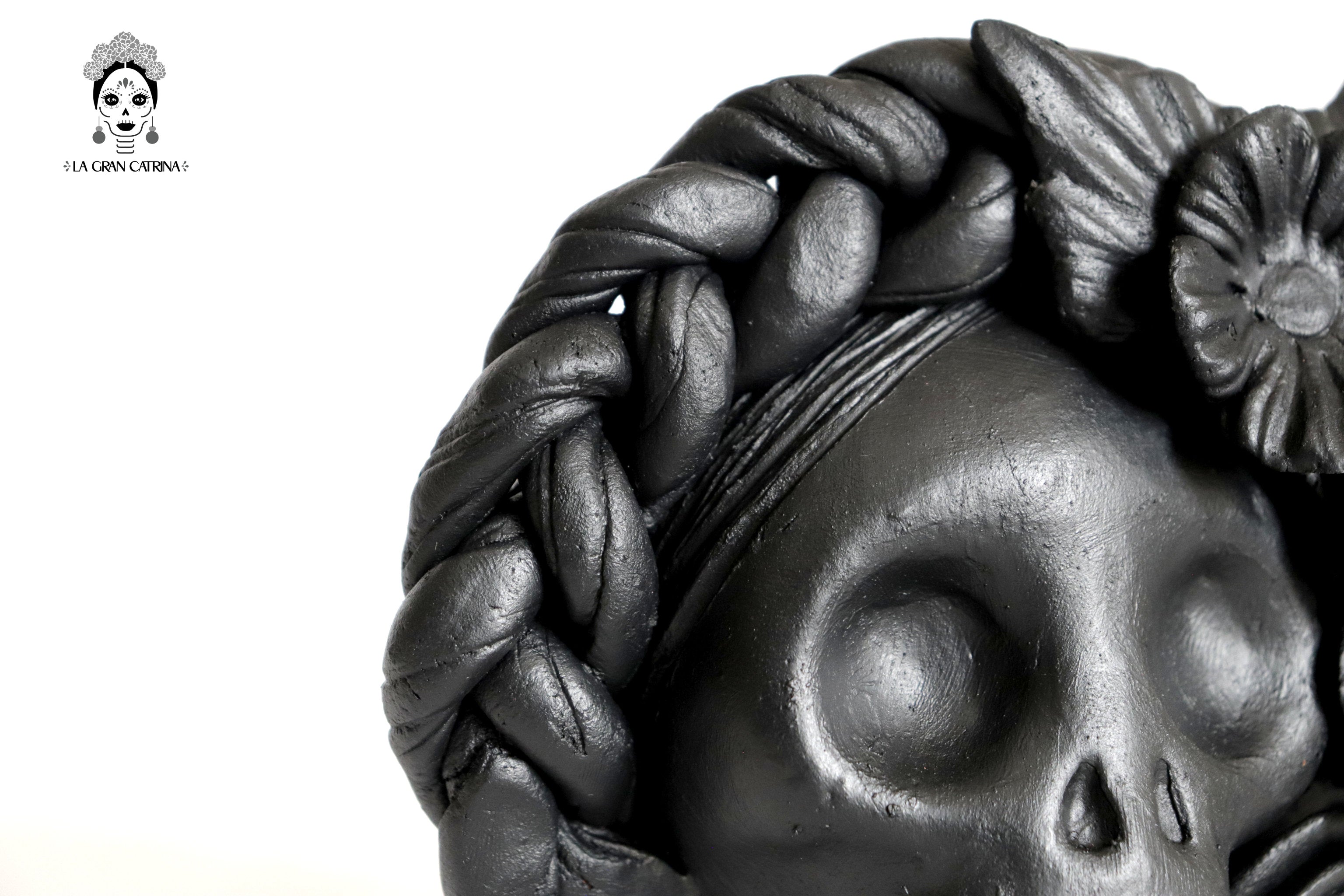 Set 3 Skulls Blacks with Trenza Clay 6.3 in. Brenda Capula
