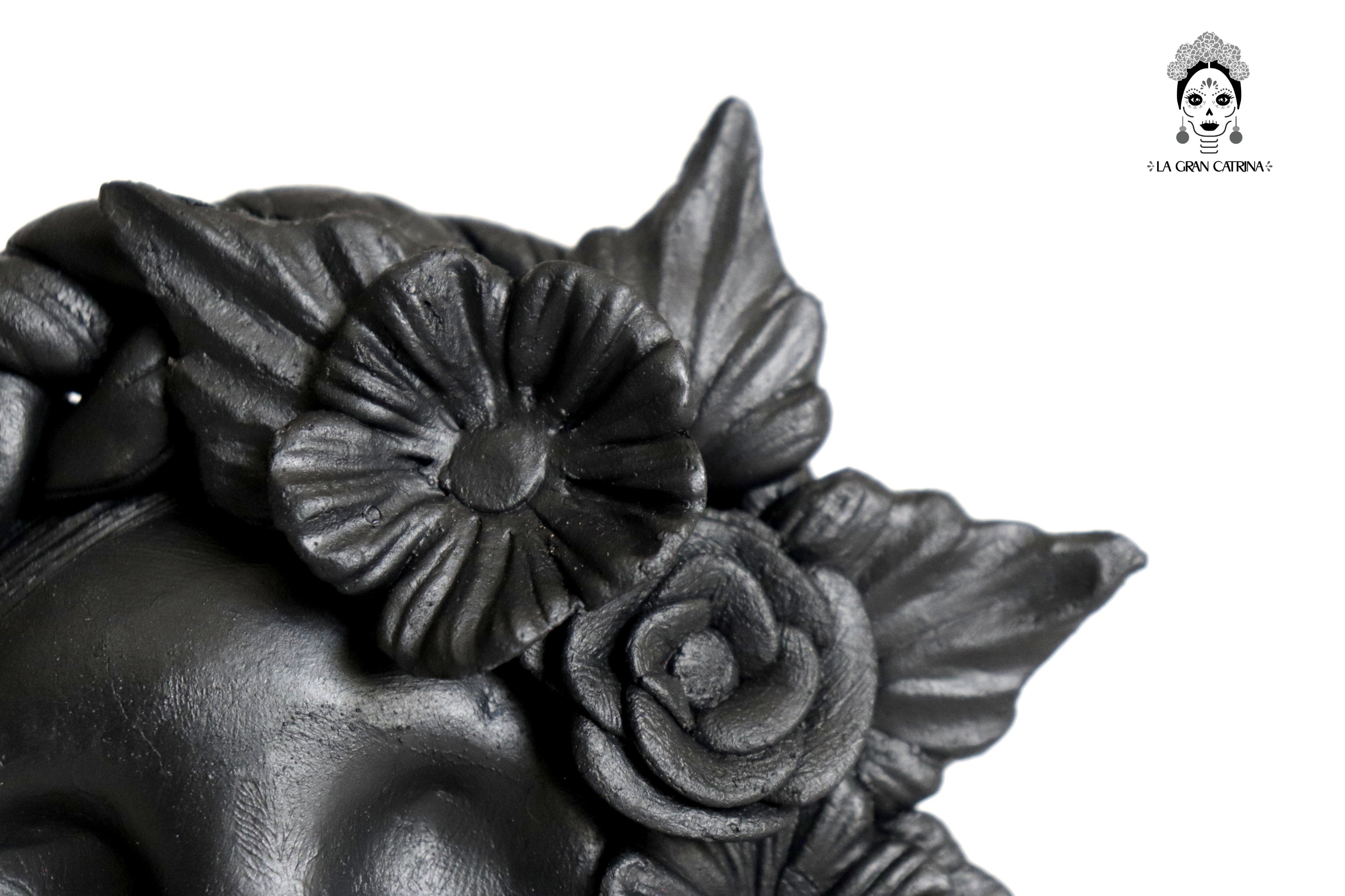 Set 3 Skulls Blacks with Trenza Clay 6.3 in. Brenda Capula