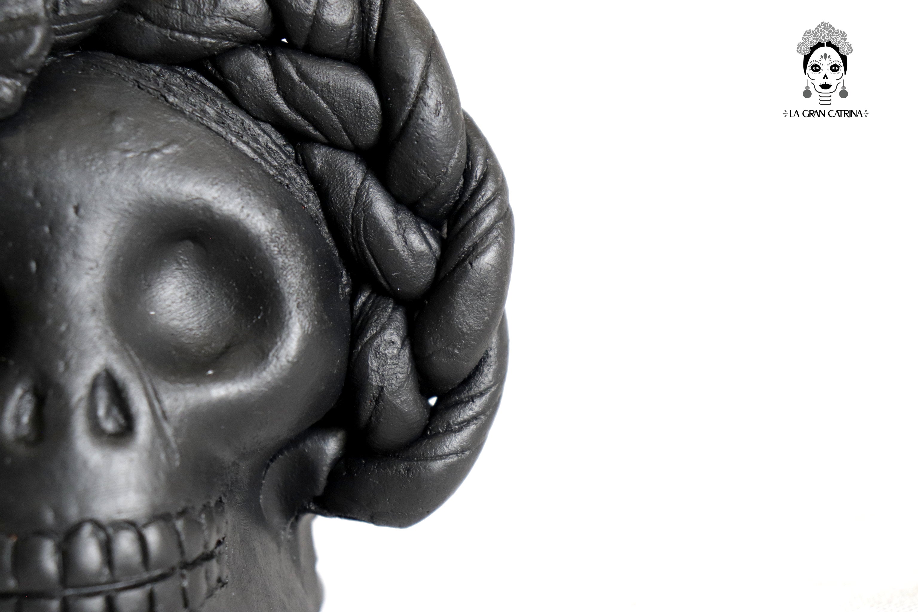 Set 3 Skulls Blacks with Trenza Clay 6.3 in. Brenda Capula