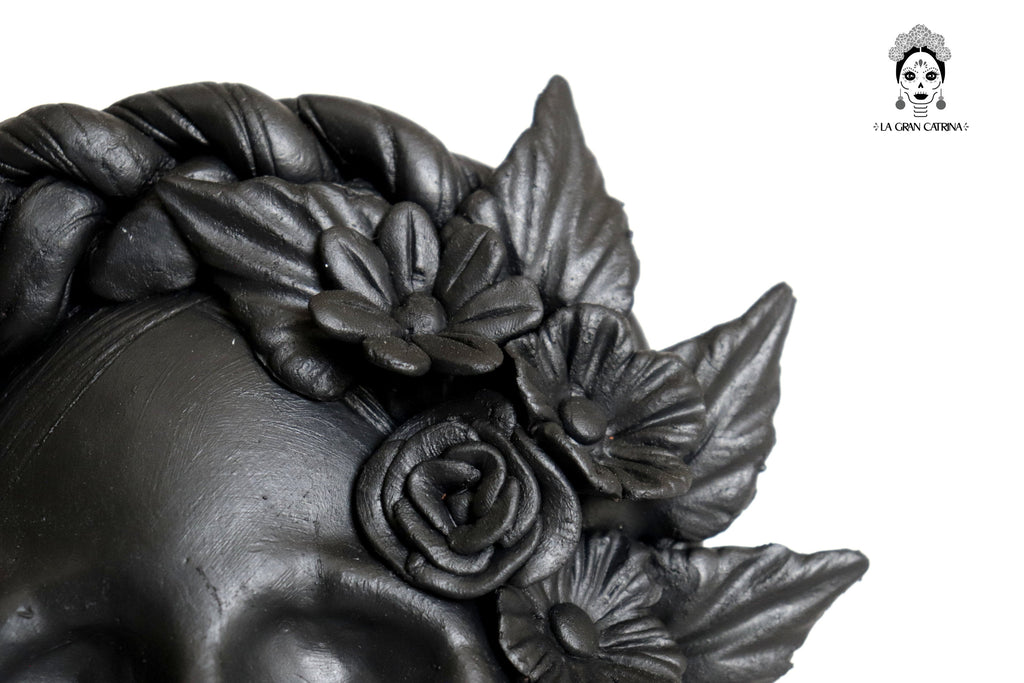 Set 3 Skulls Blacks with Trenza Clay 7 in. Brenda Capula