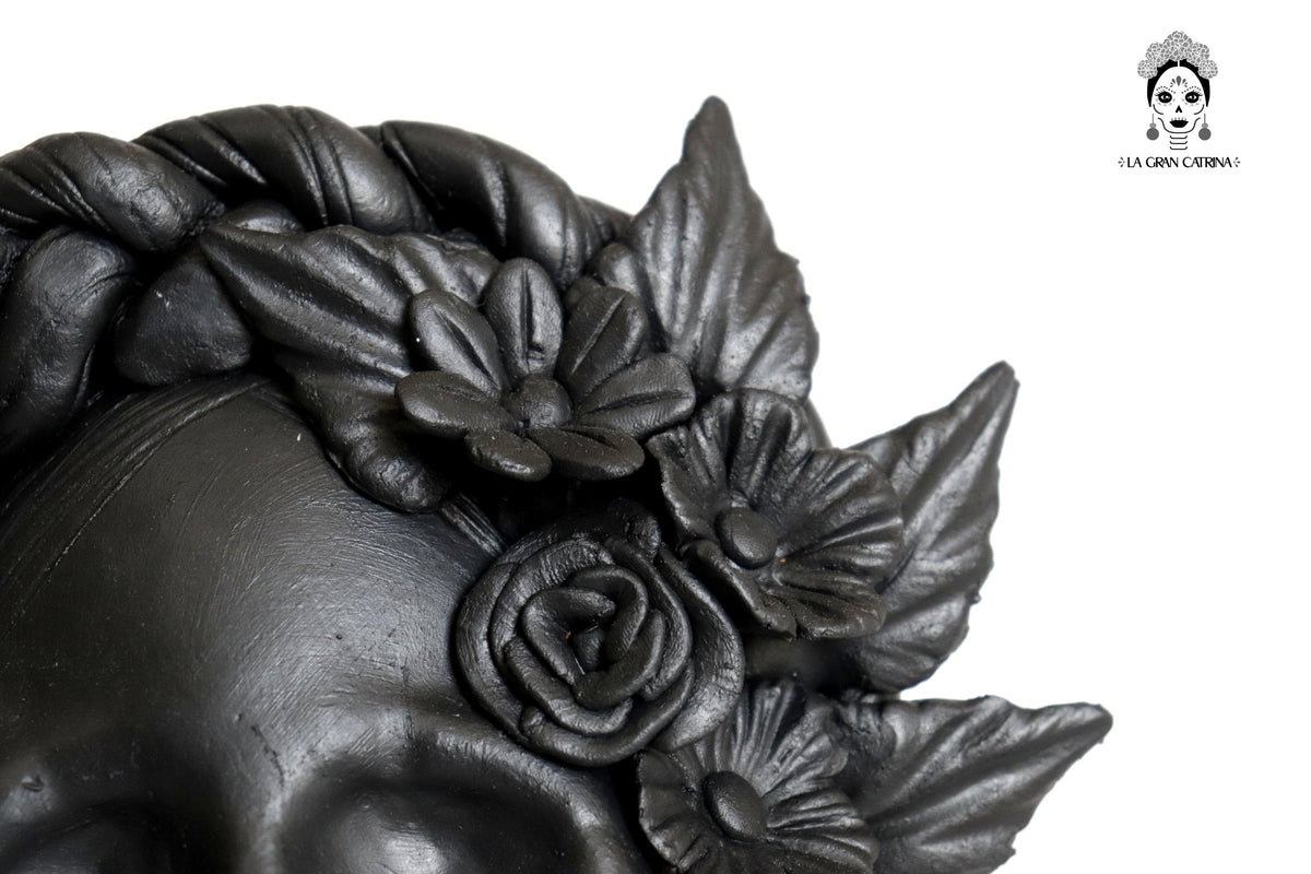 Set 3 Skulls Blacks with Trenza Clay 7 in. Brenda Capula