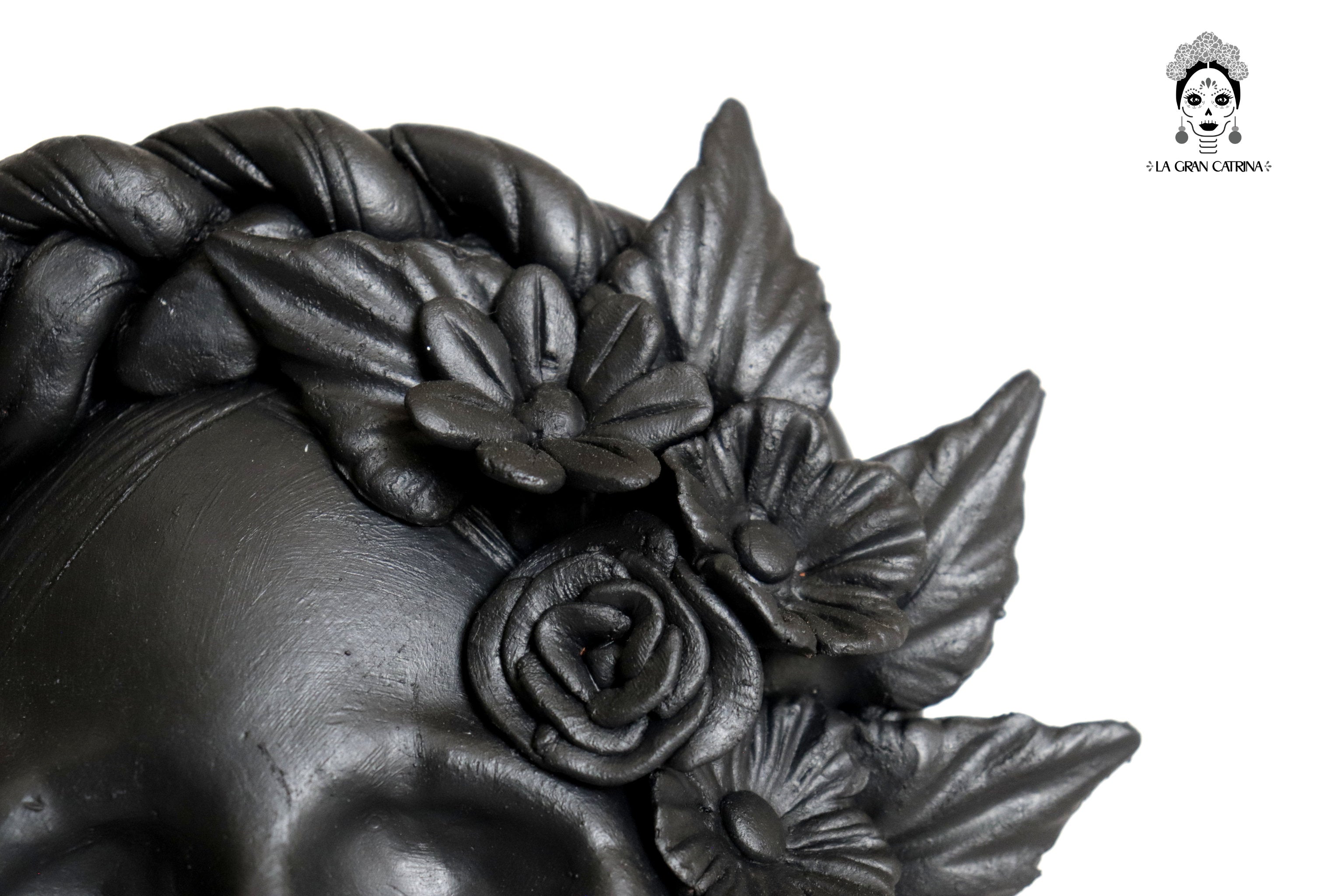 Set 3 Skulls Blacks with Trenza Clay 7 in. Brenda Capula