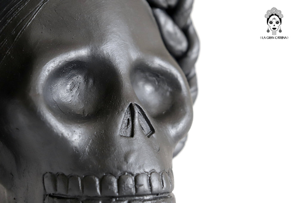 Set 3 Skulls Blacks with Trenza Clay 7 in. Brenda Capula