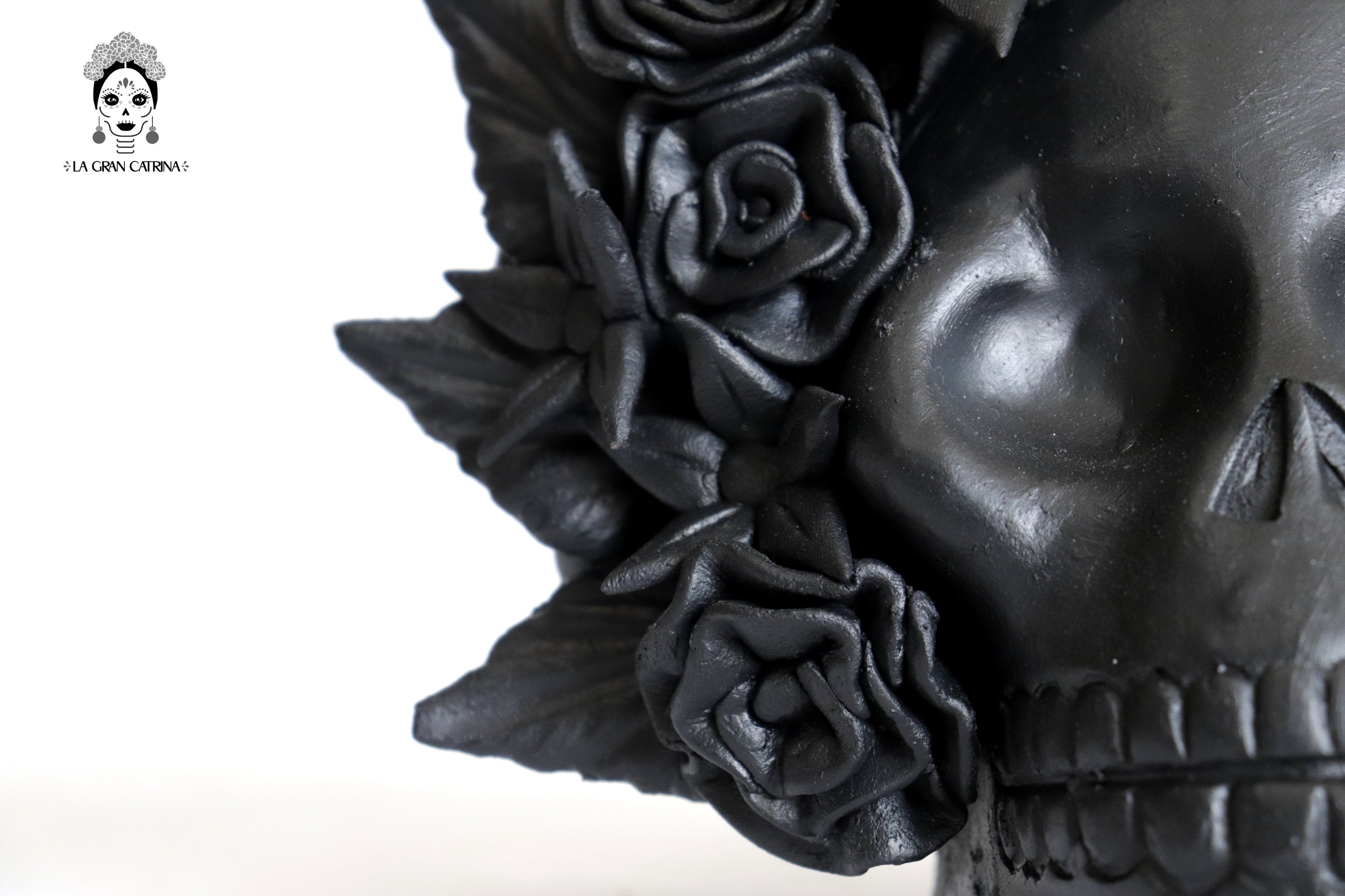 Set 3 Skulls Blacks with Trenza Clay 7 in. Brenda Capula