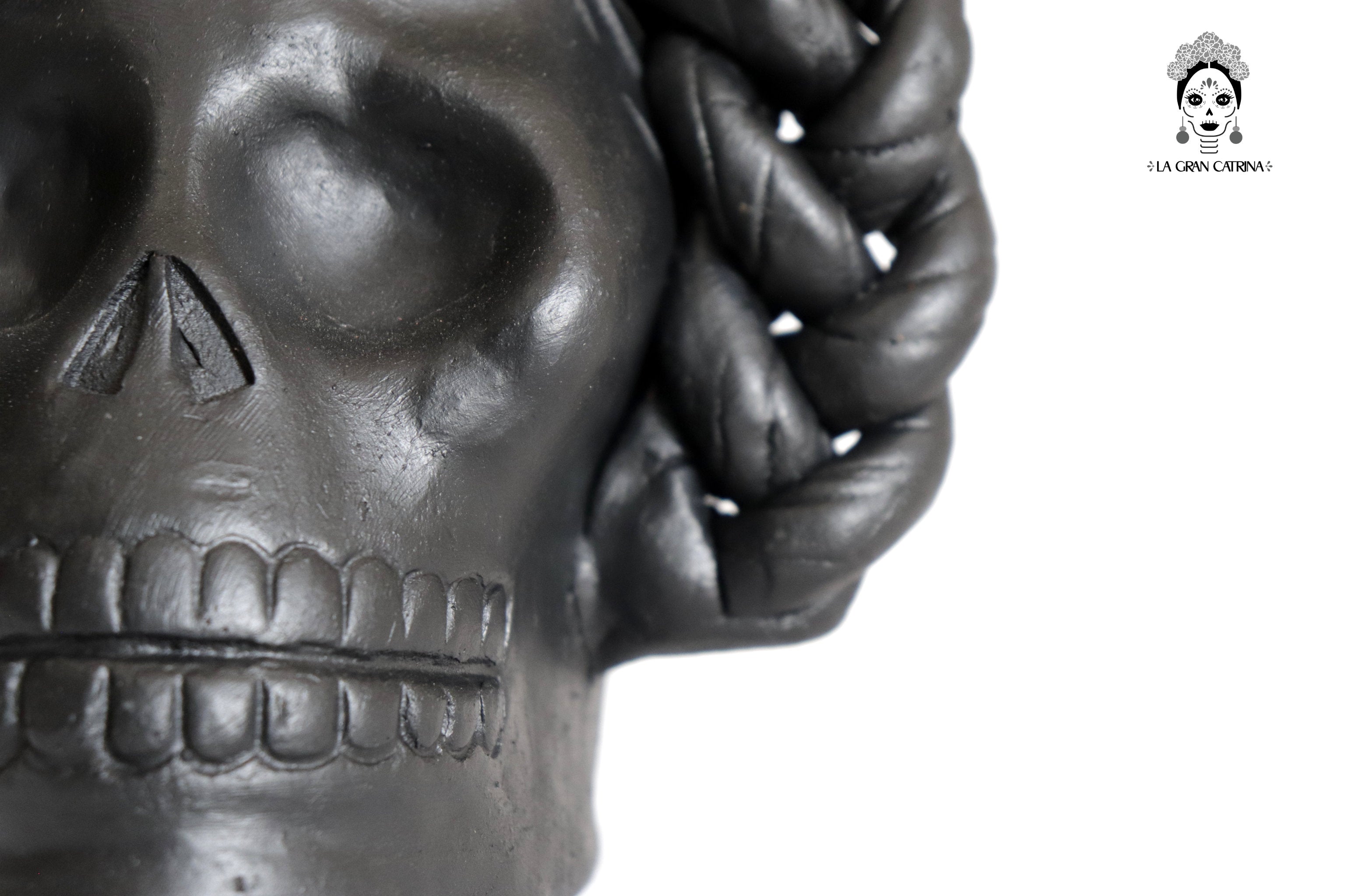 Set 3 Skulls Blacks with Trenza Clay 7 in. Brenda Capula