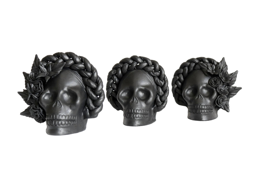 Set 3 Skulls Blacks with Trenza Clay 7 in. Brenda Capula