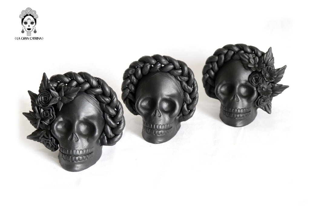 Set 3 Skulls Blacks with Trenza Clay 7 in. Brenda Capula