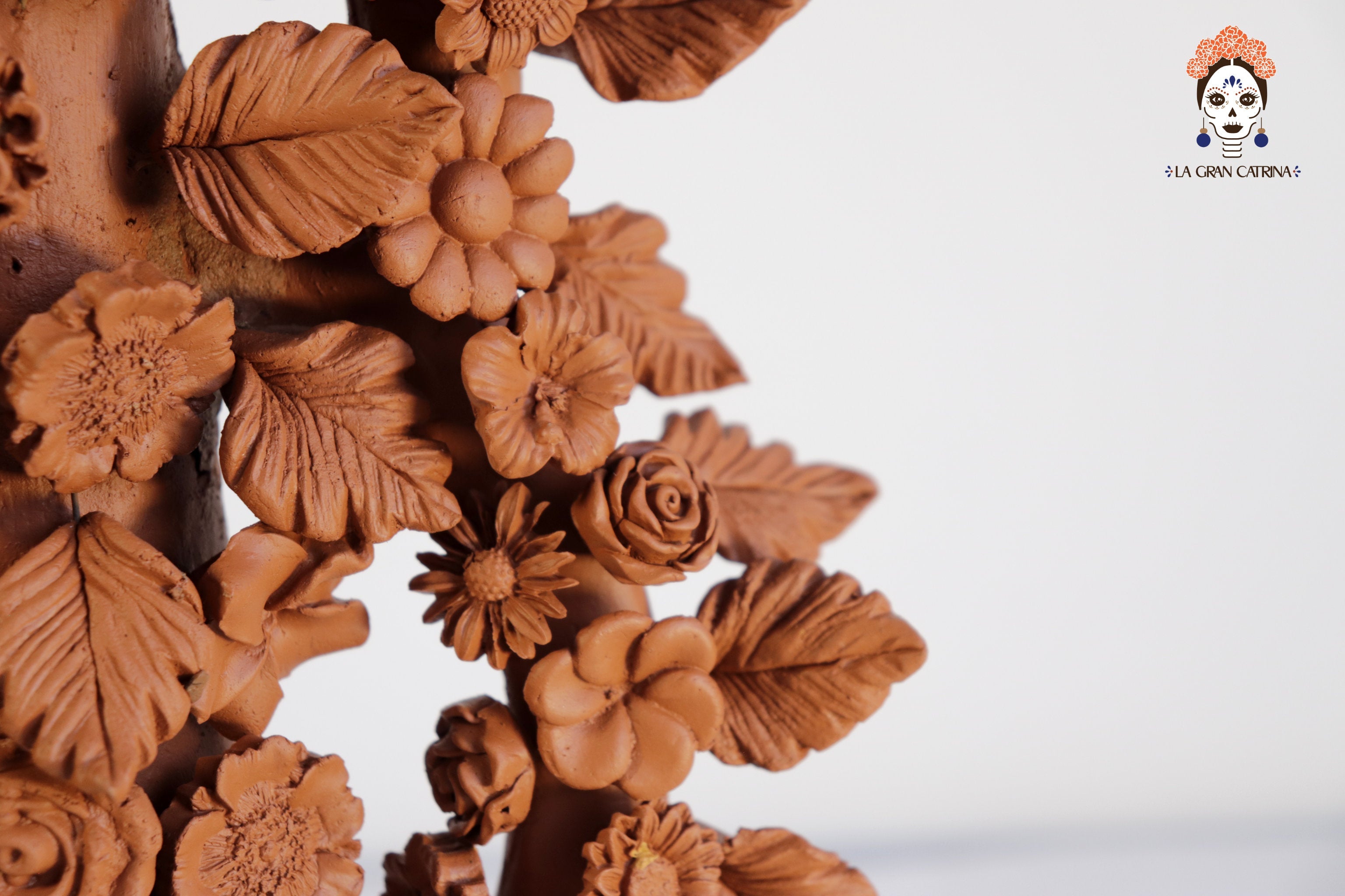 Floral Candleholder of Natural Clay 13.9 in. Candelabro