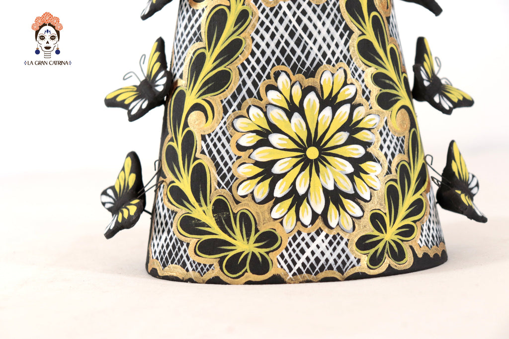 Catrinas hermanas of butterflies - White and yellow - 20 in. Adan