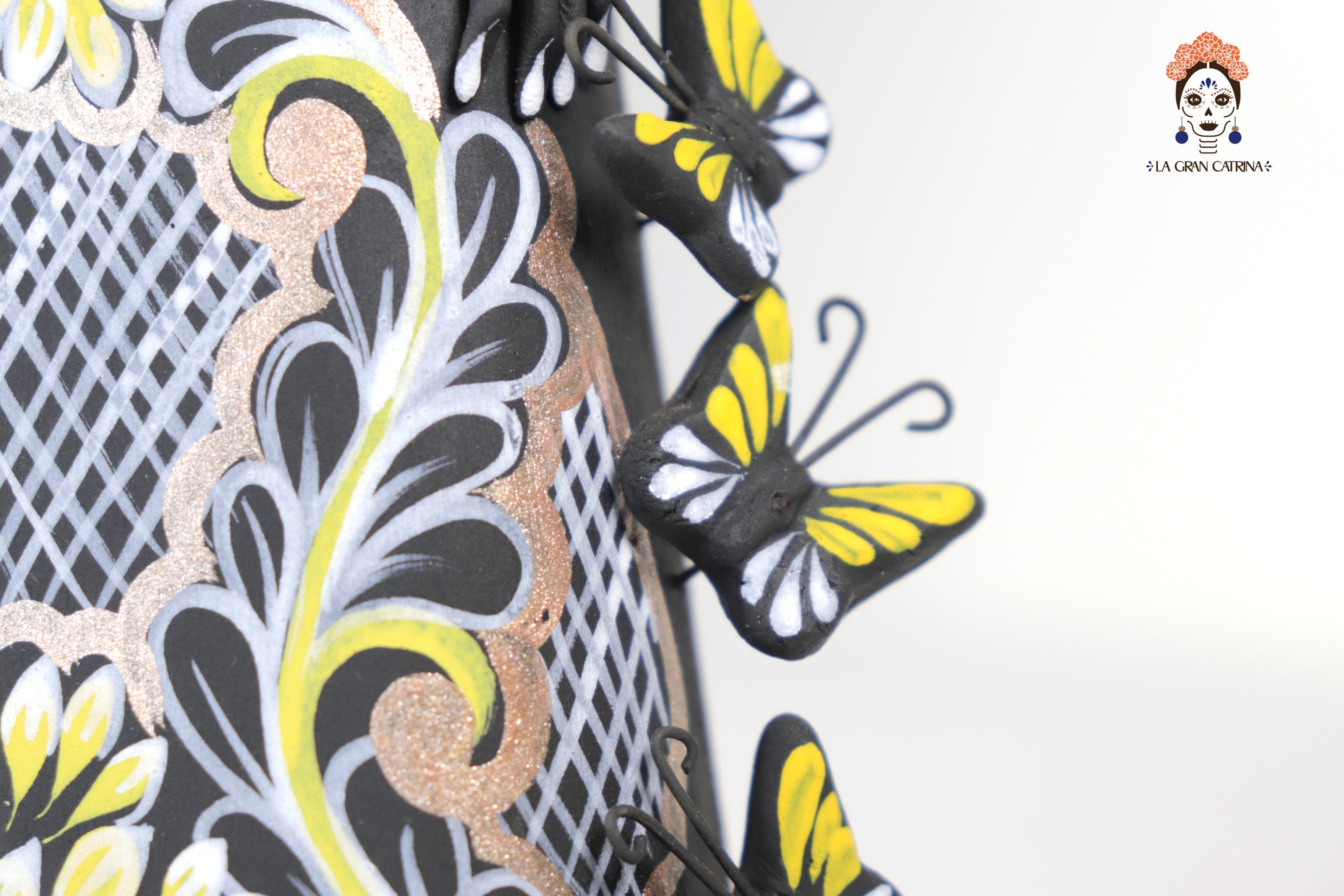 Catrina of butterflies White and yellow - 12 in. - in. Production Adan