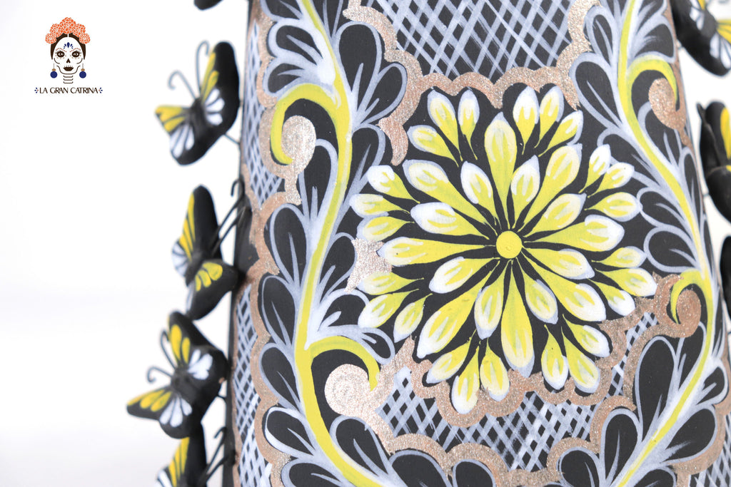 Catrina of butterflies White and yellow - 12 in. - in. Production Adan