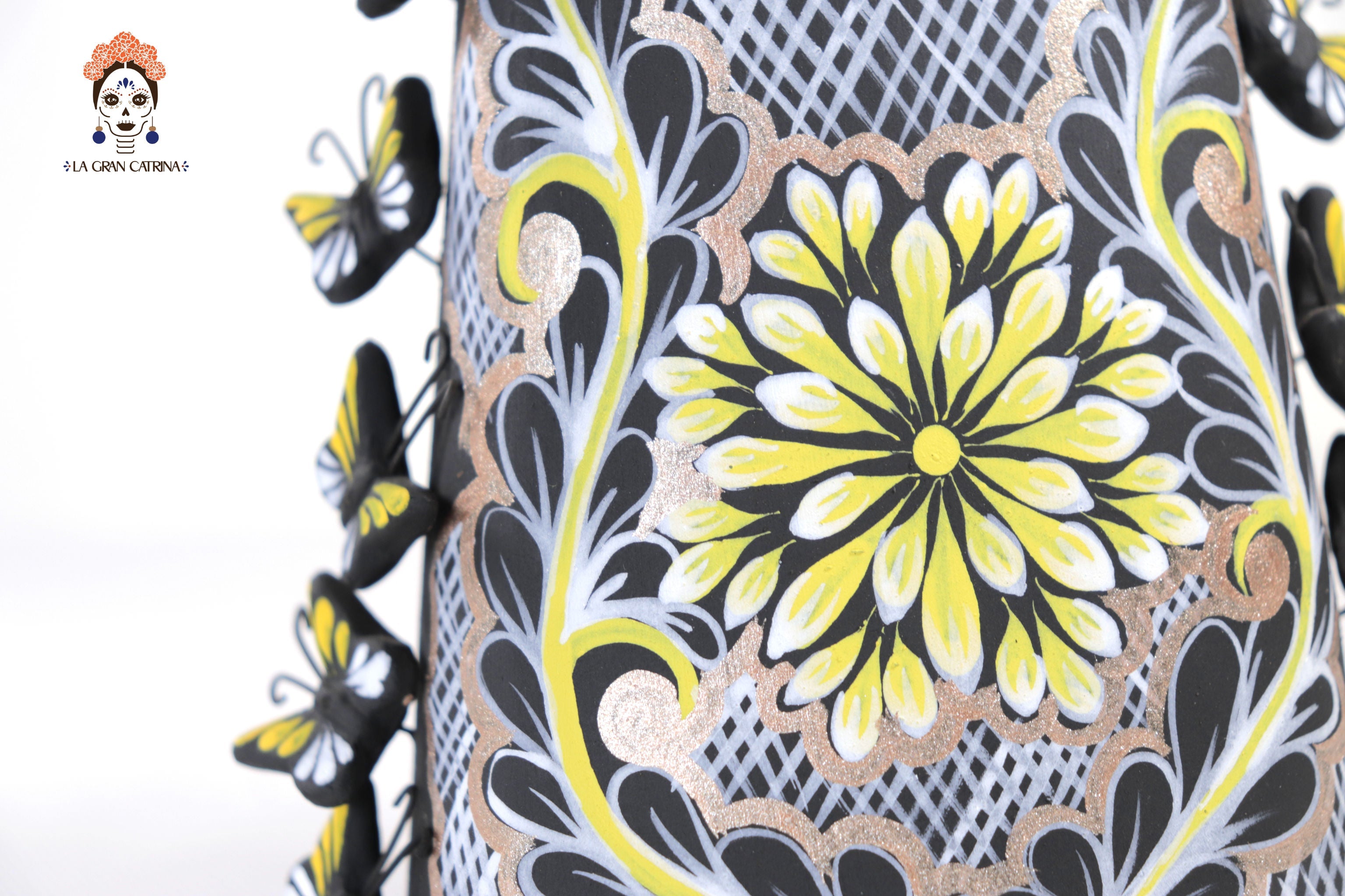 Catrina of butterflies White and yellow - 12 in. - in. Production Adan