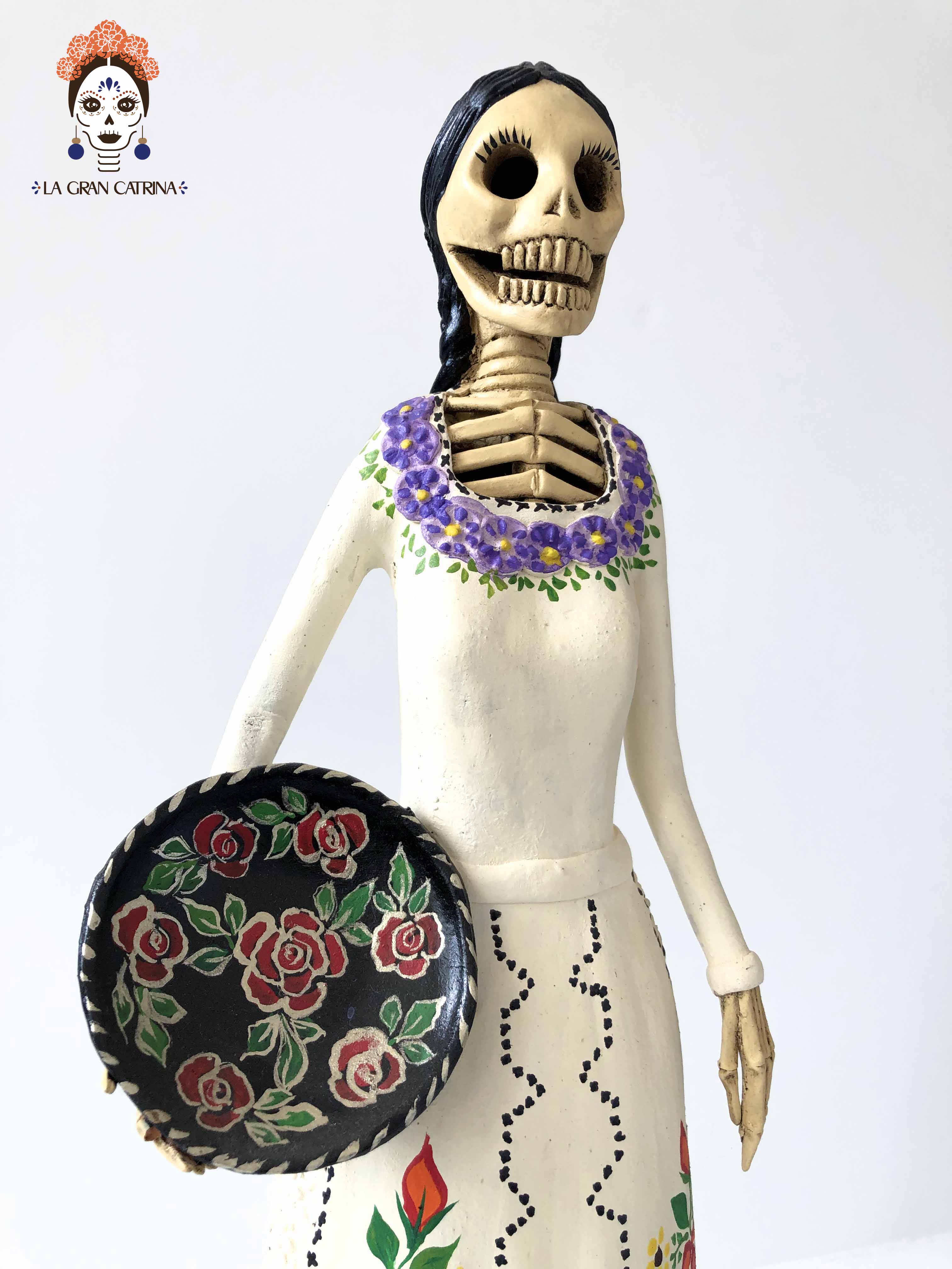 Catrina with plato flowereado - 20 in. Adan