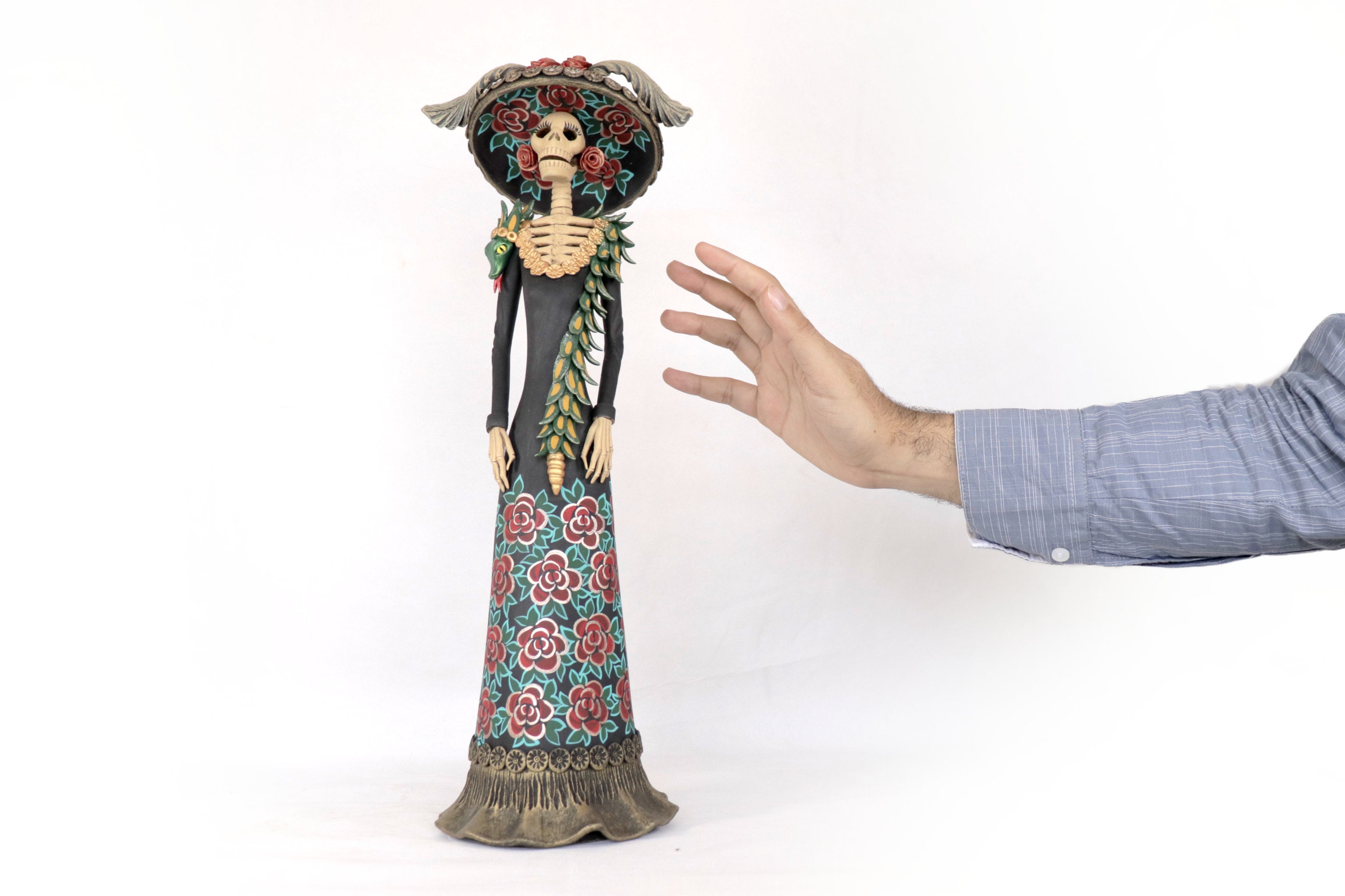 La Frida with la serpiente of red flowers - 18 in. Adan