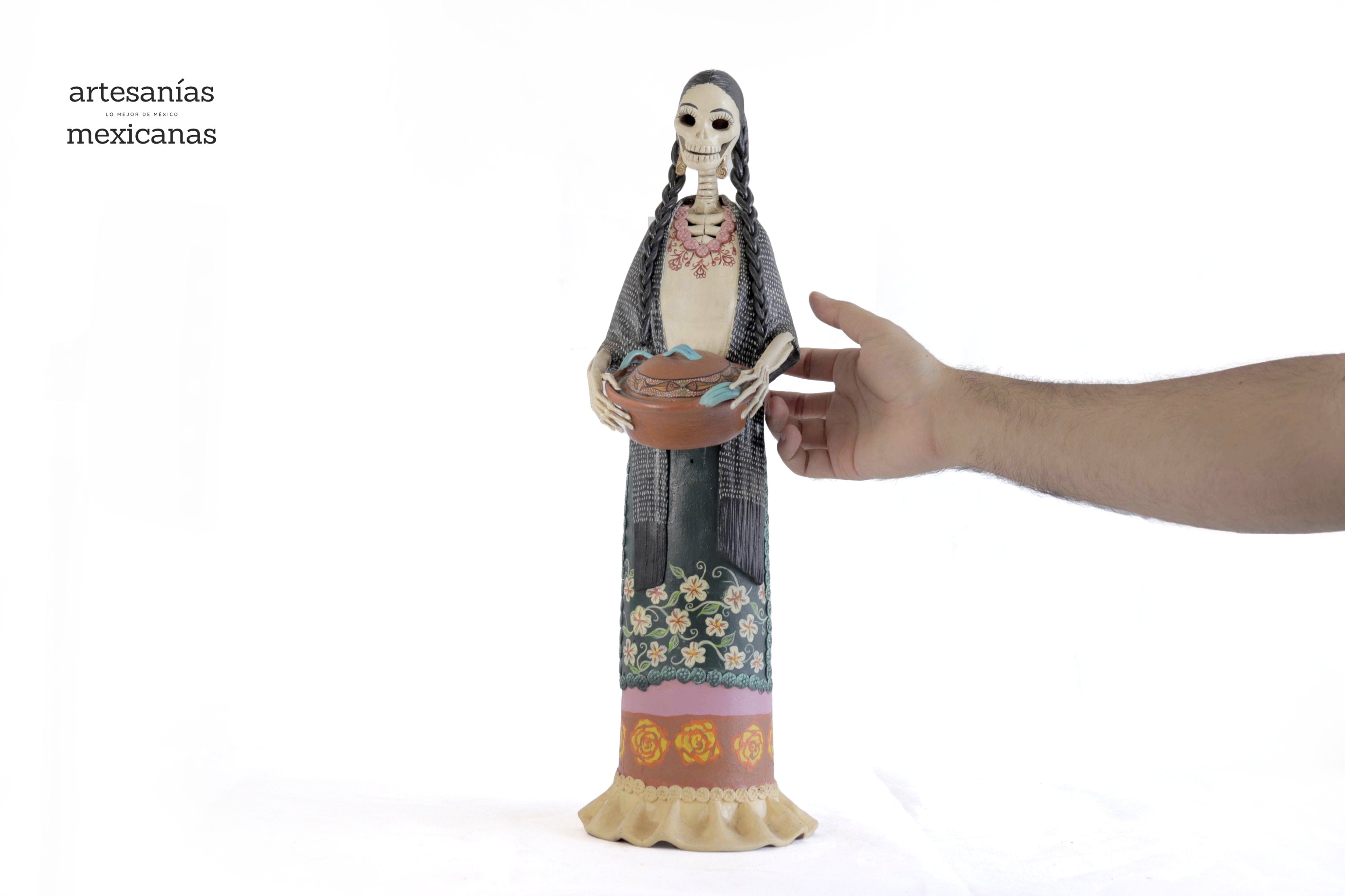 Catrina with olla 20 in. Miguel de la Cruz