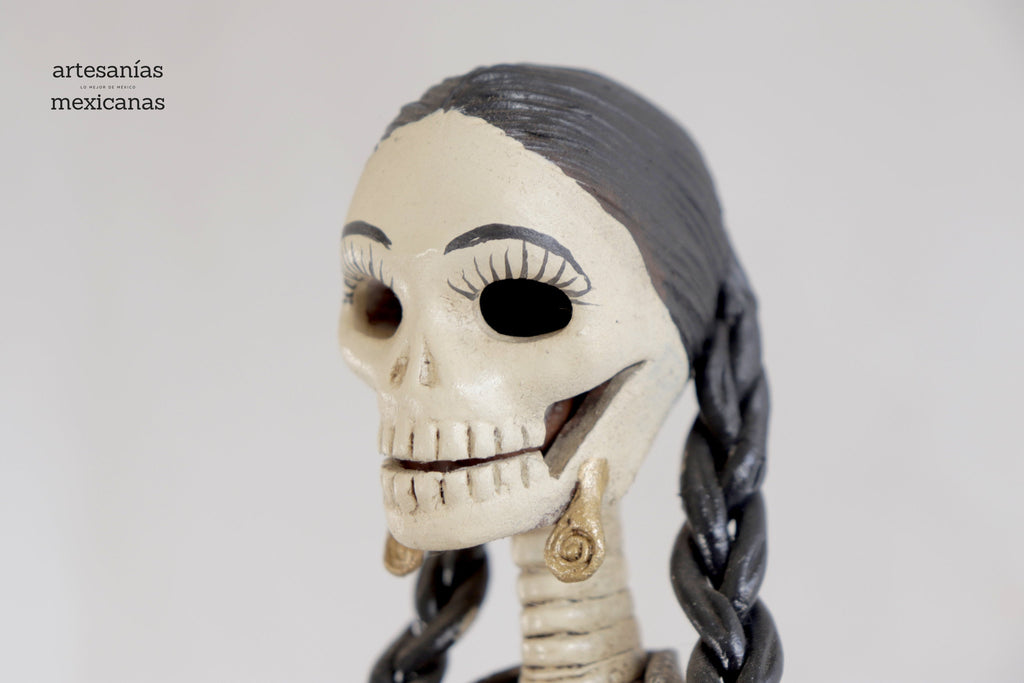 Catrina with olla 20 in. Miguel de la Cruz