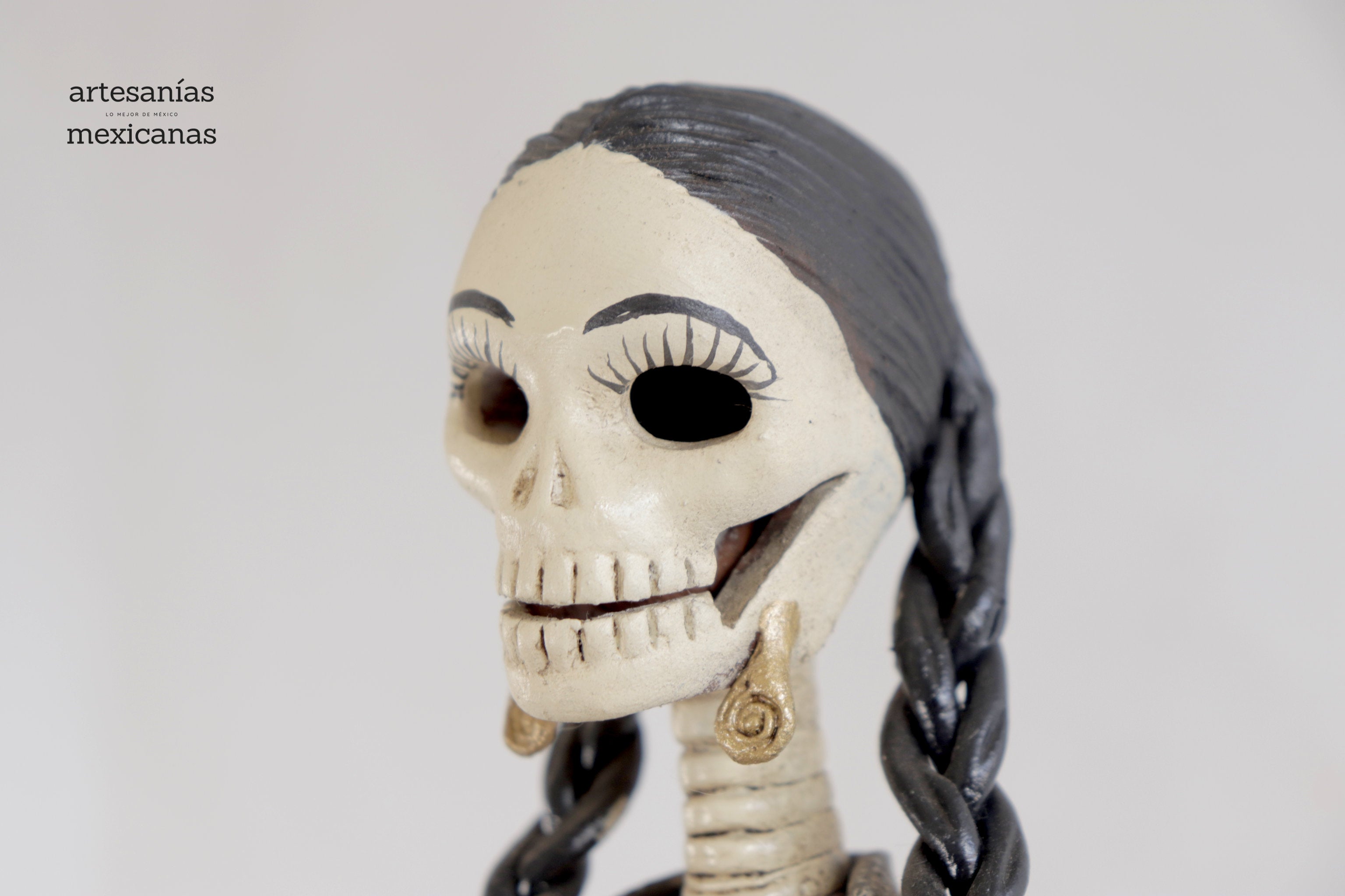 Catrina with olla 20 in. Miguel de la Cruz