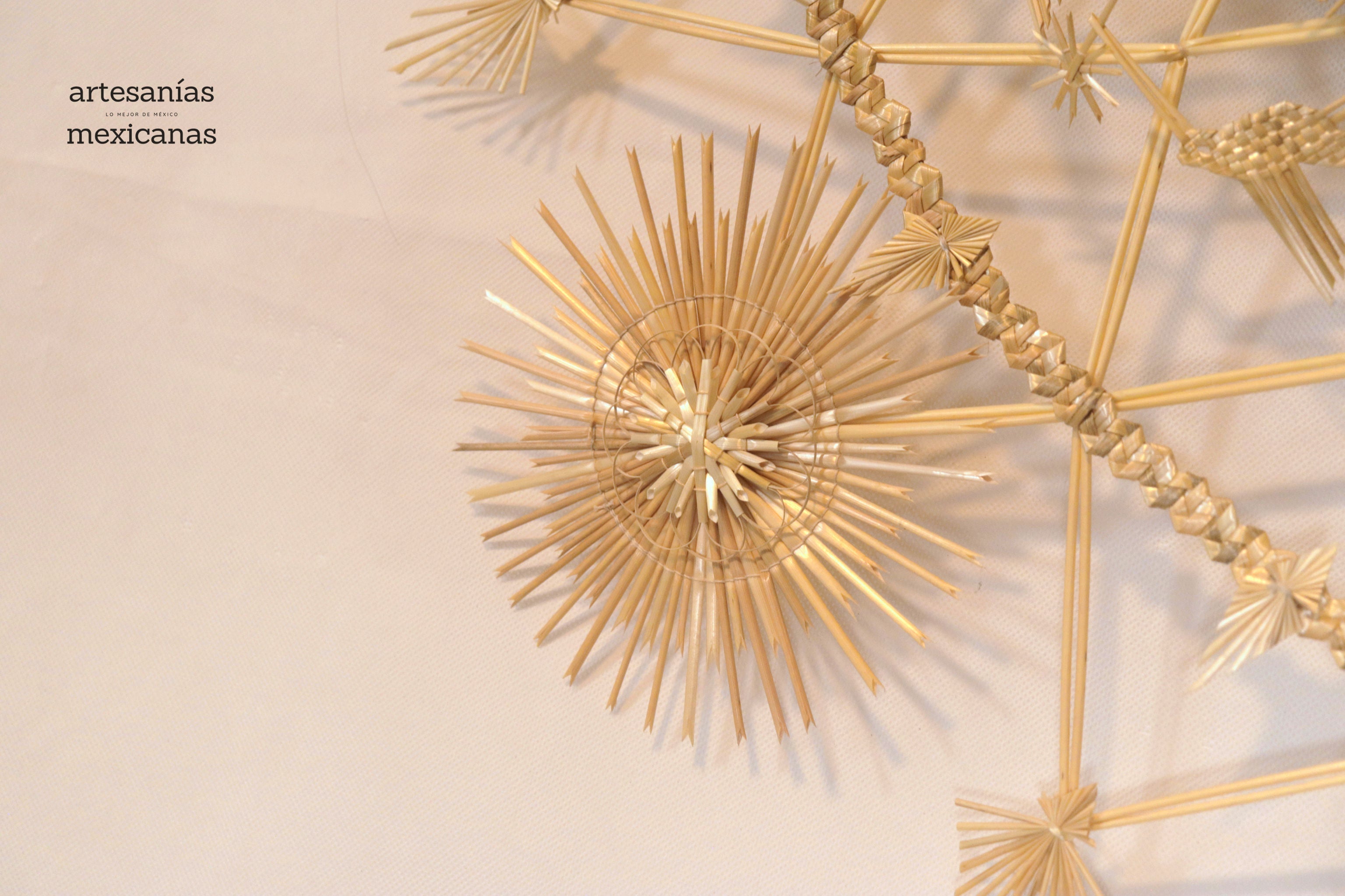 Wheat Straw Wall Circle - Colibríes - 40 in. Panikua