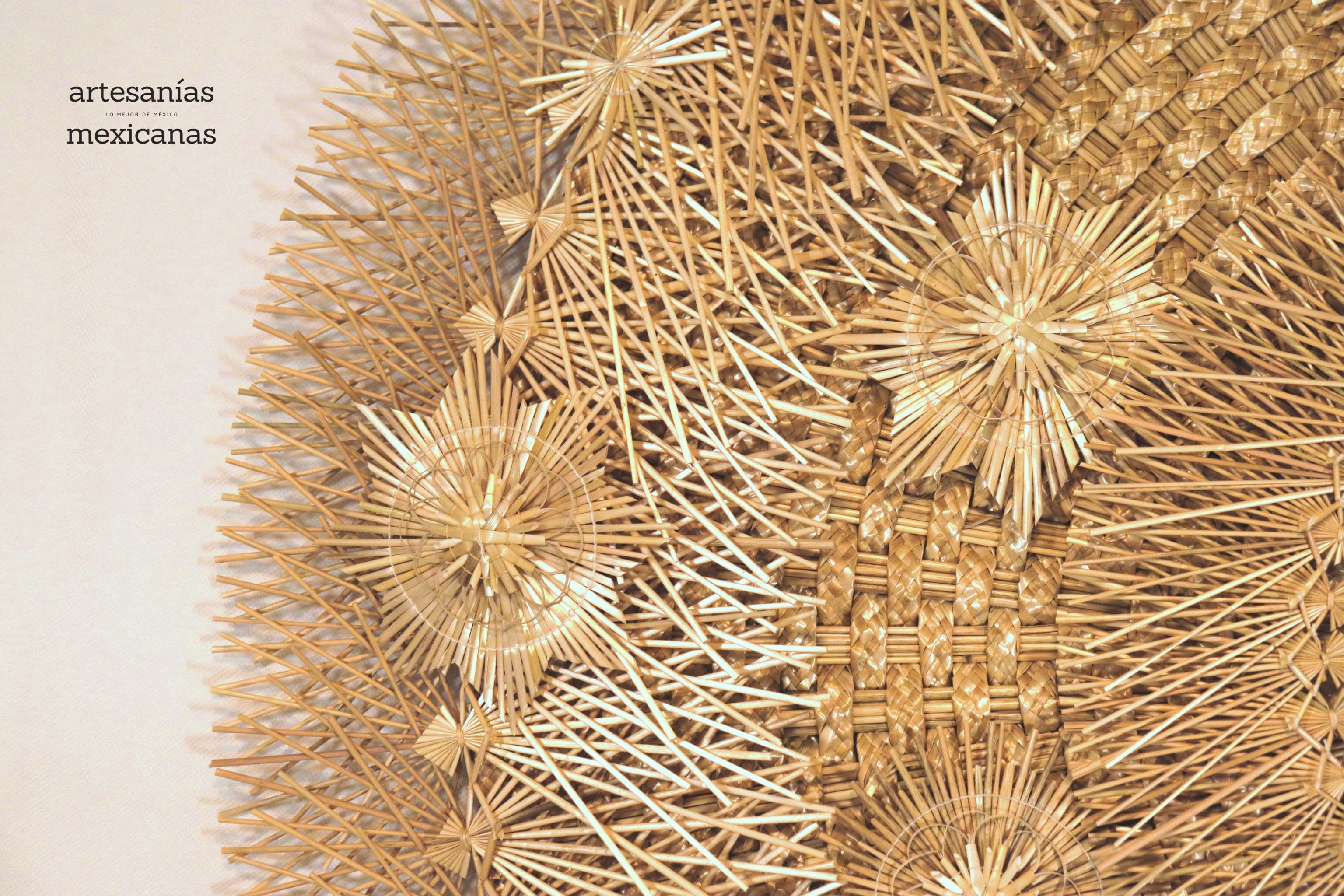 Wheat Straw Wall Circle - Constelación - 40 in. Panikua