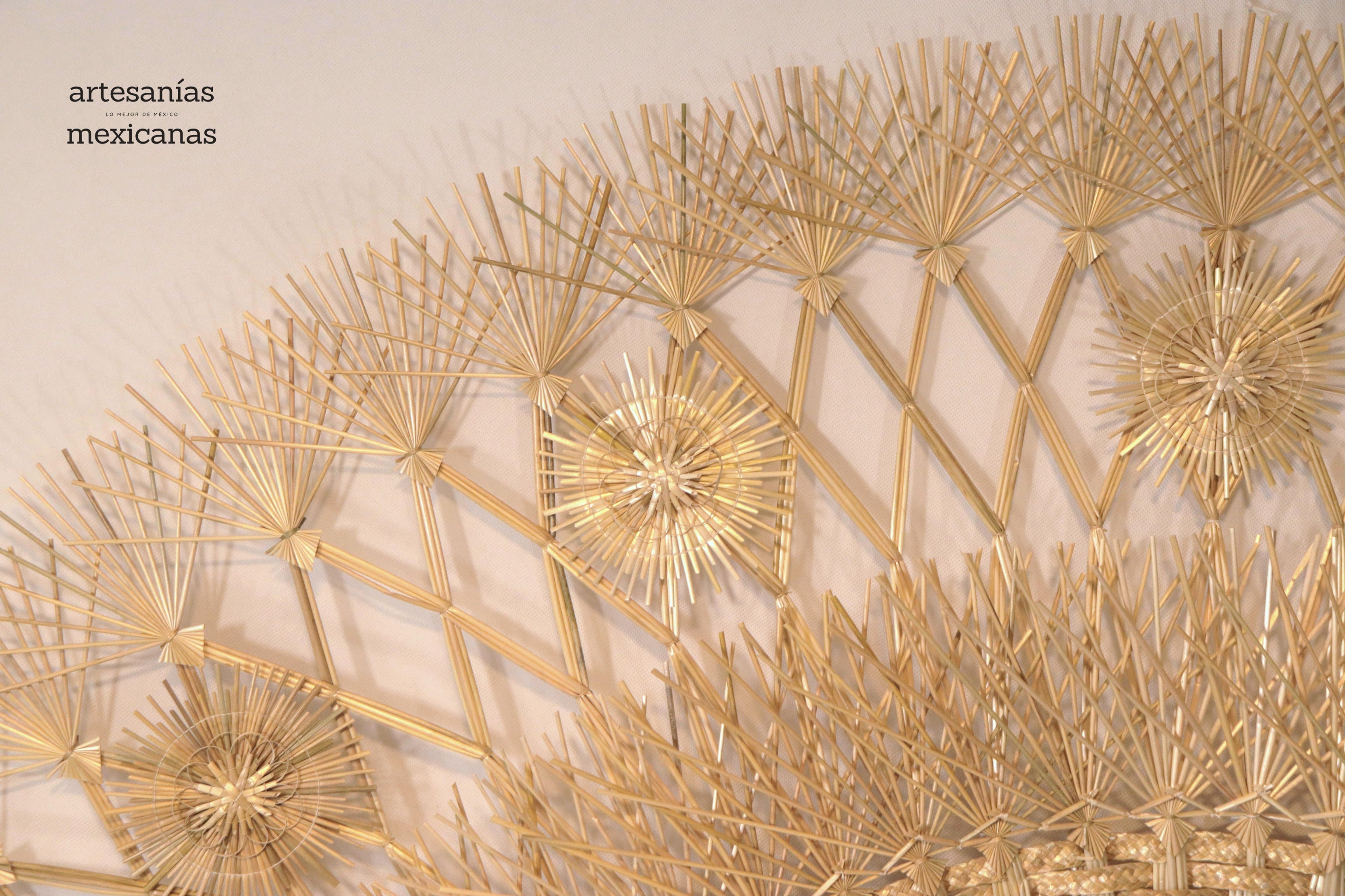 Wheat Straw Wall Circle - Sol - 53.1 in. Panikua