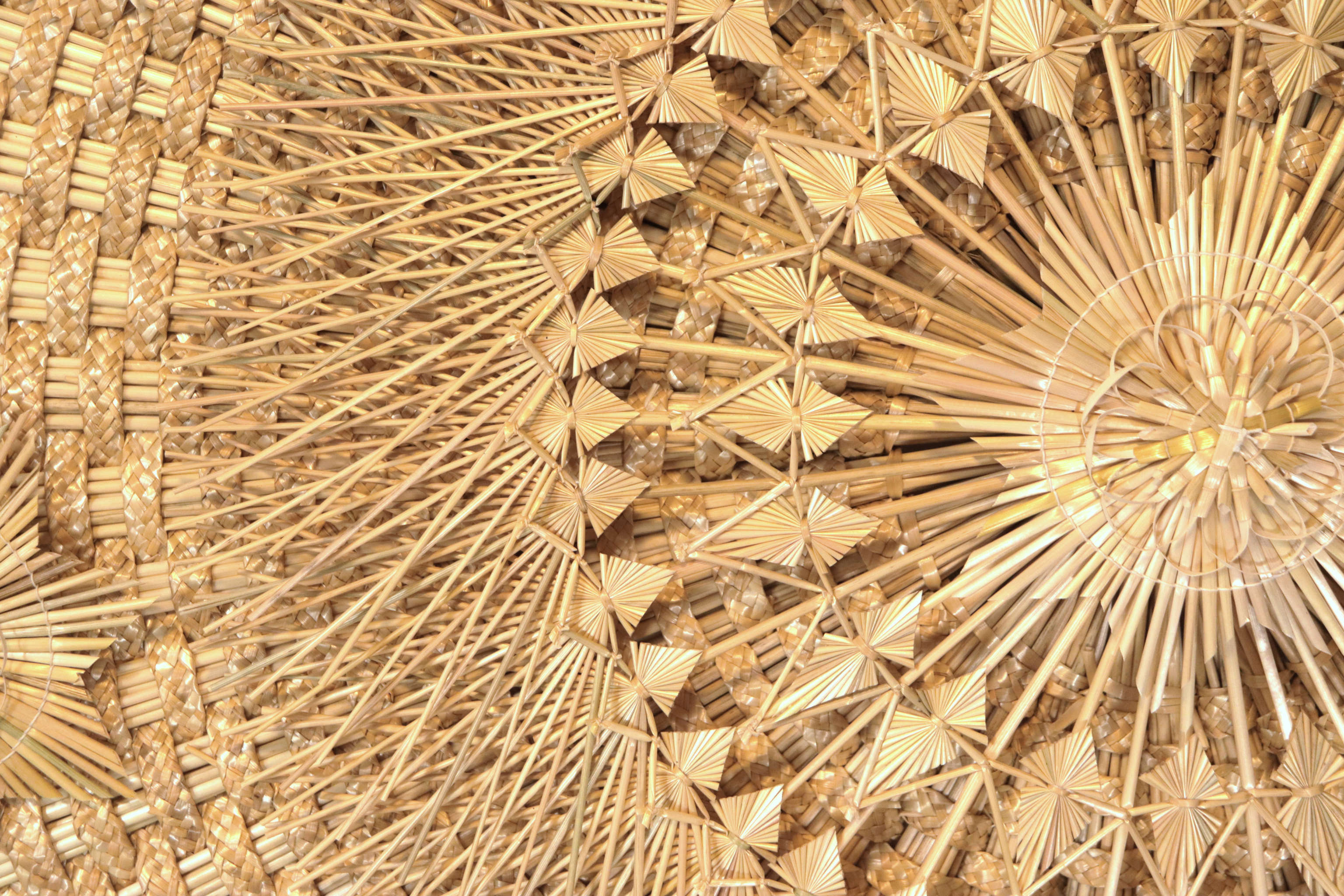 Wheat Straw Wall Circle - Sol - 53.1 in. Panikua