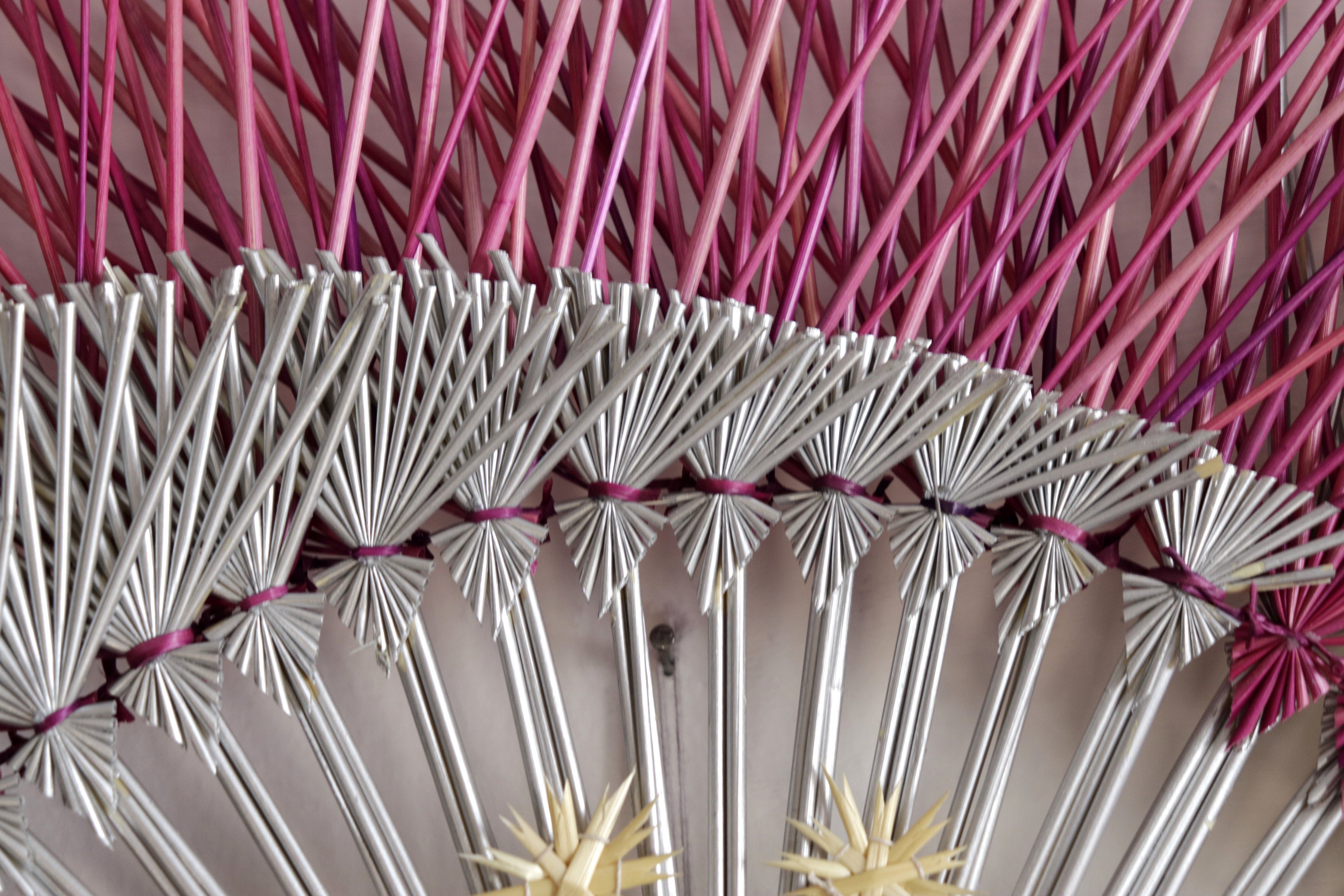 Wheat Straw Wall Circle - Pink Eclipse - 40 in. Panikua