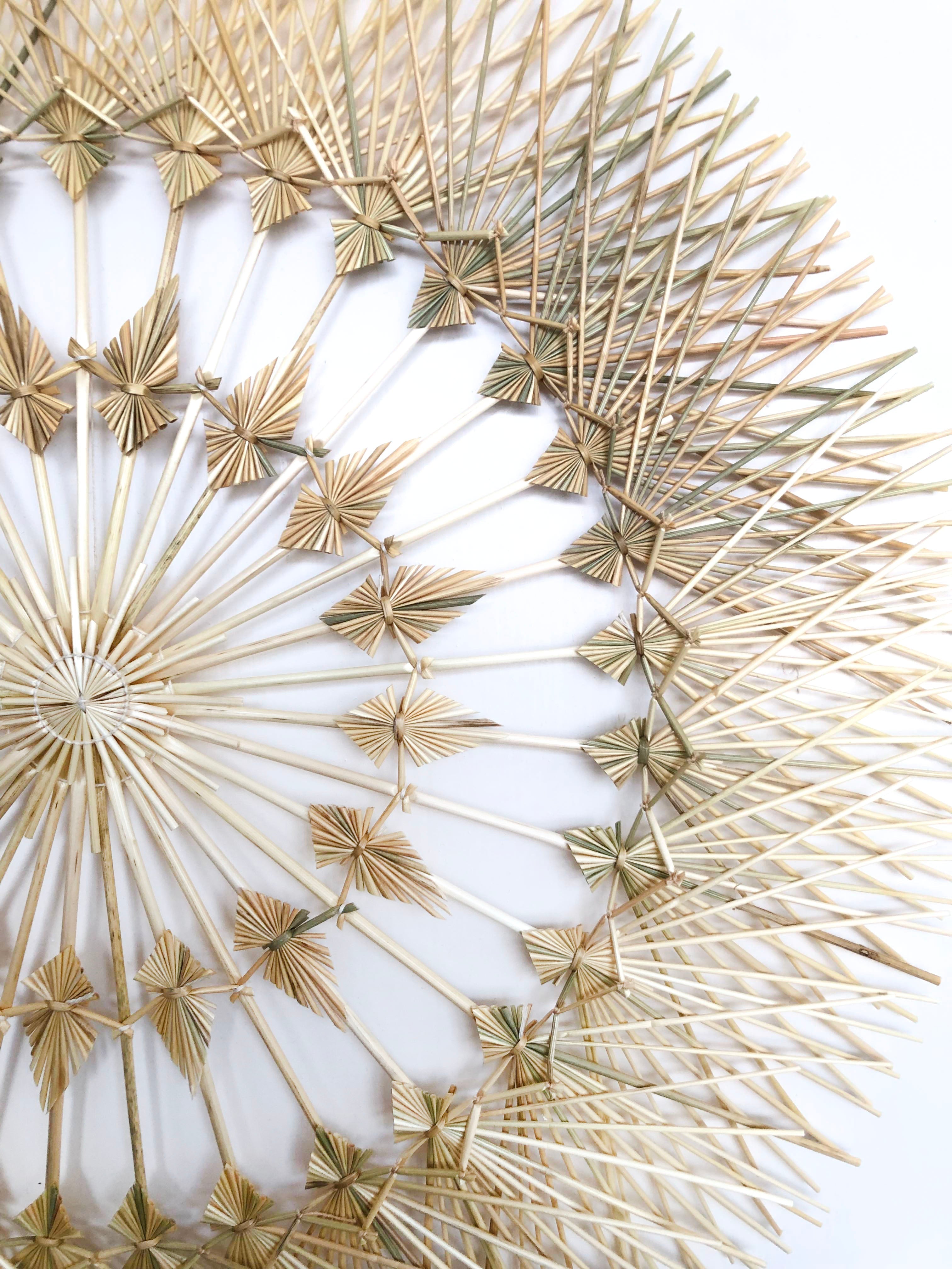Wheat Straw Wall Circle - Spikes - 17 in. - Made to Order Panikua