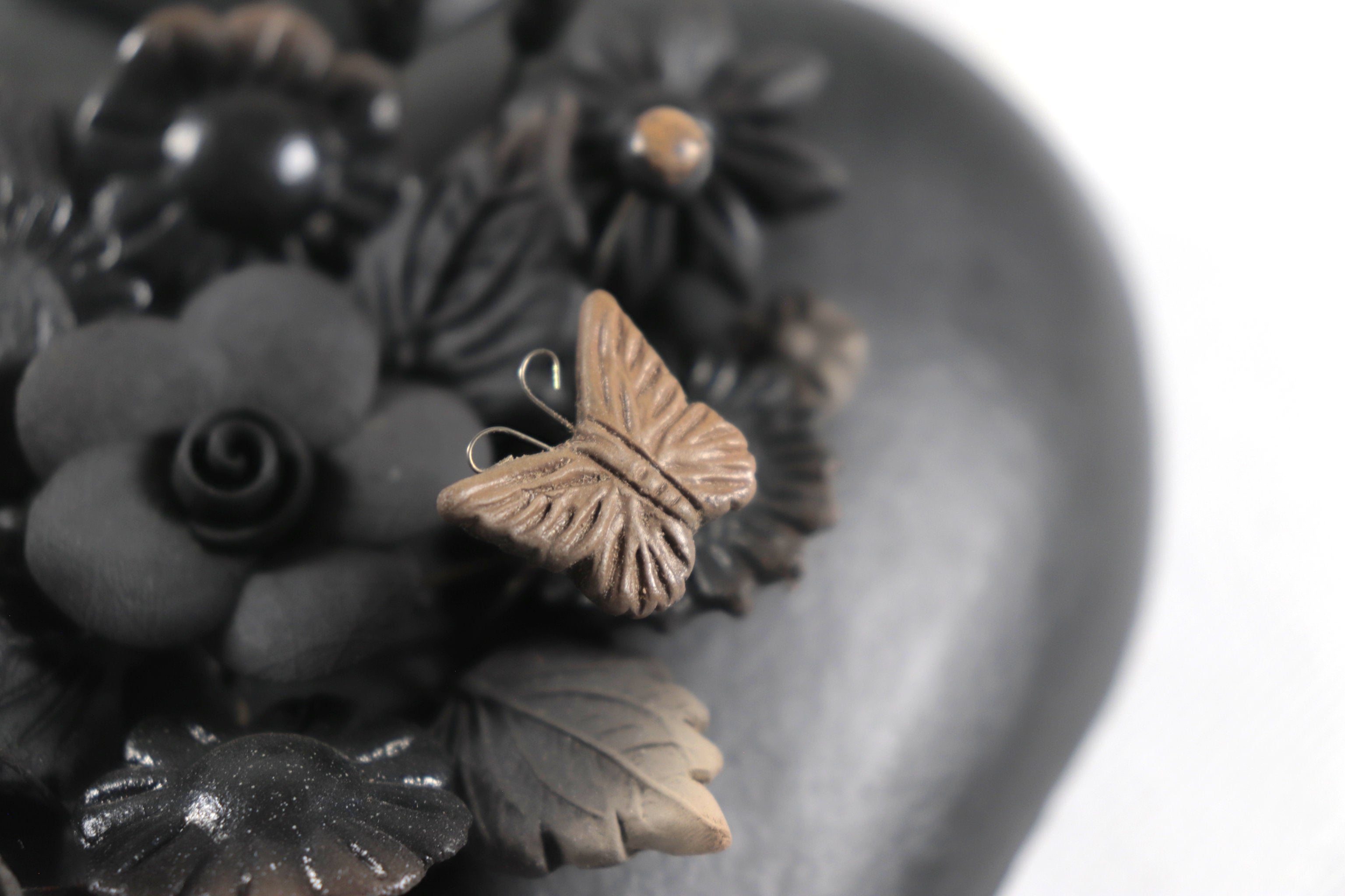 Clay Heart Black II - 9.8 in. Cecilio