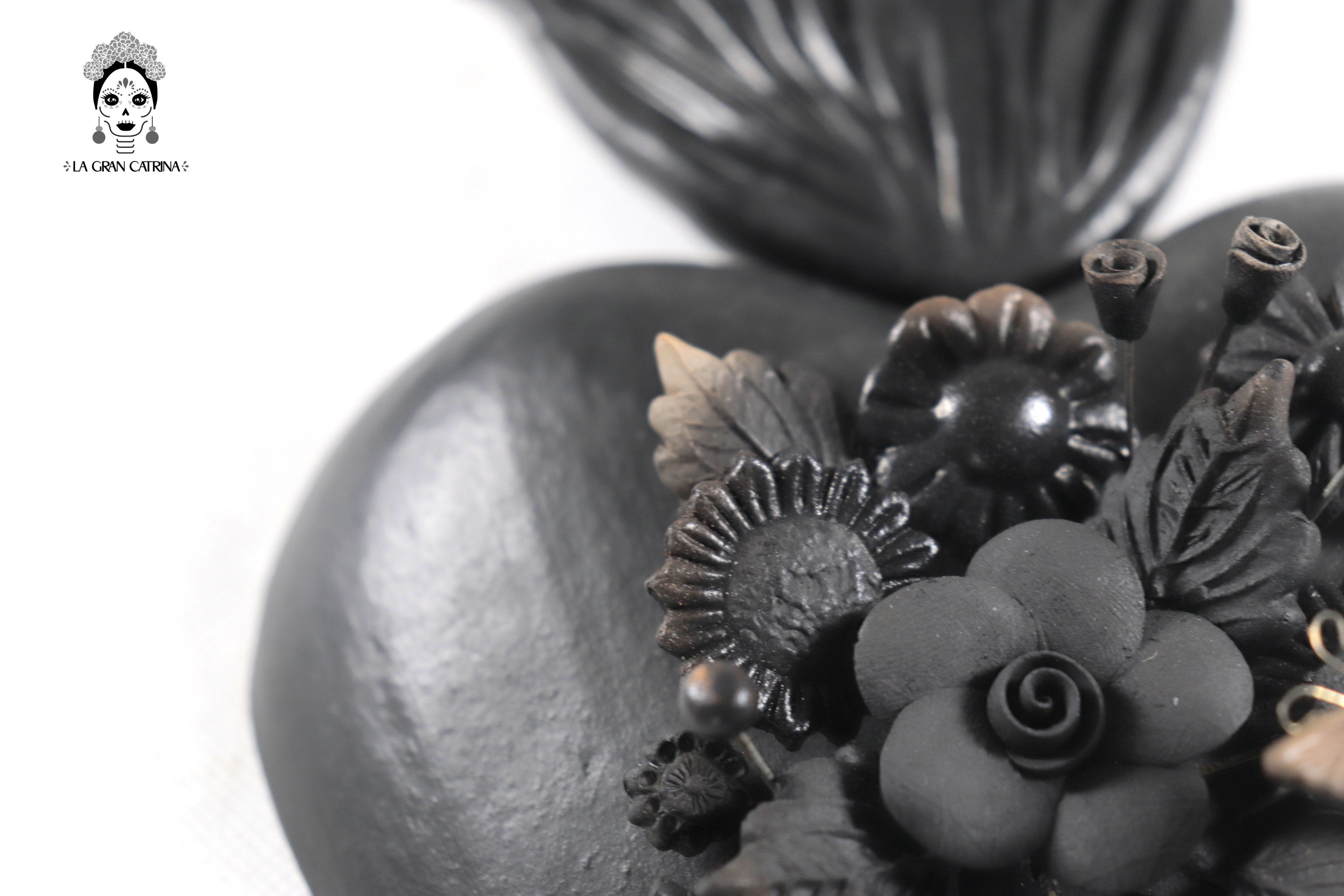 Clay Heart Black II - 9.8 in. Cecilio